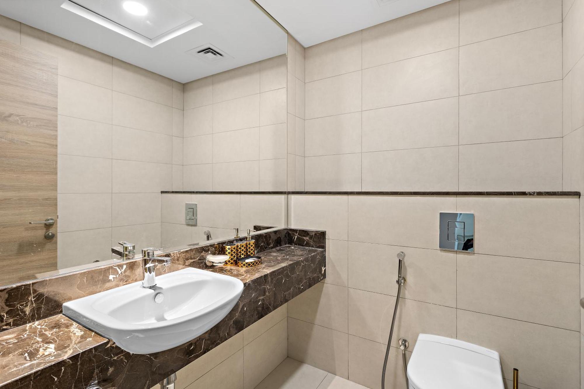 Lovely 1br In Mirdiff Hills Apartment