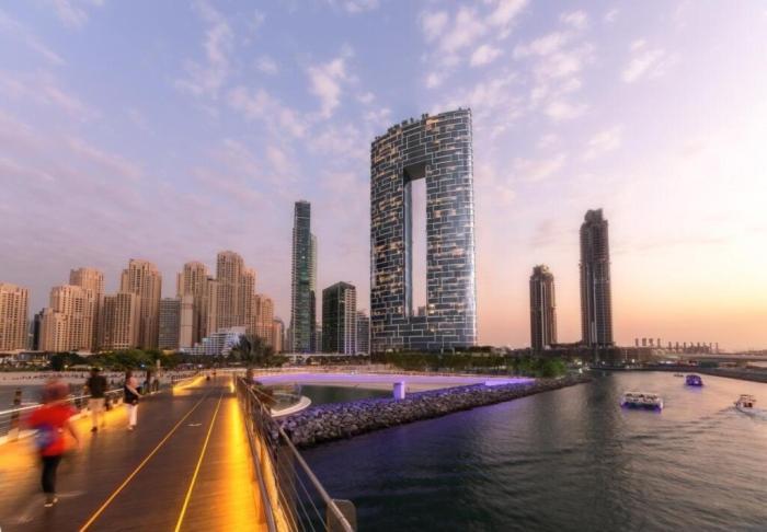 Private With Curtains In Marina & Blue Water Dubai