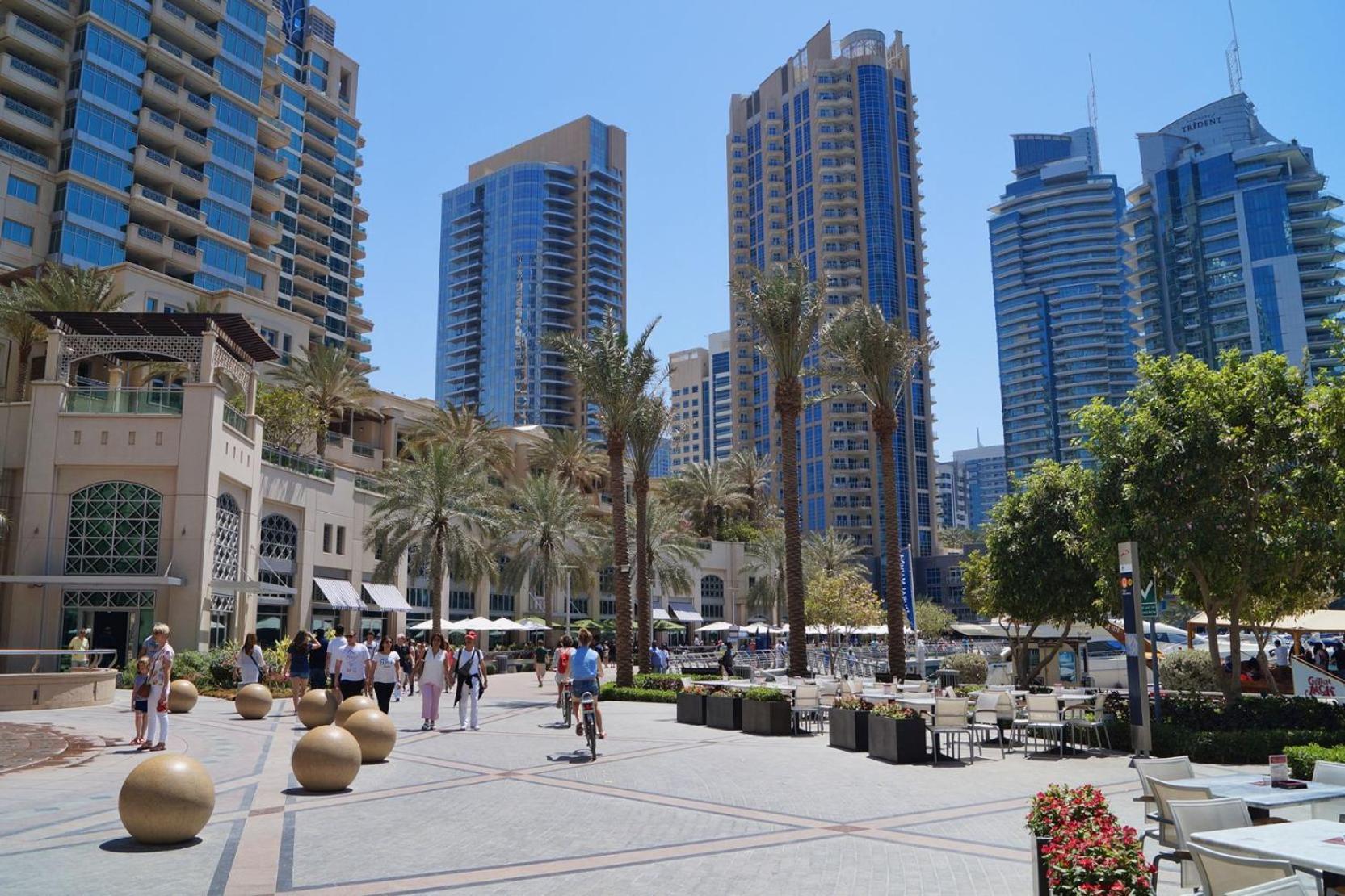 Homestay Private With Curtains In Marina & Blue Water Dubai