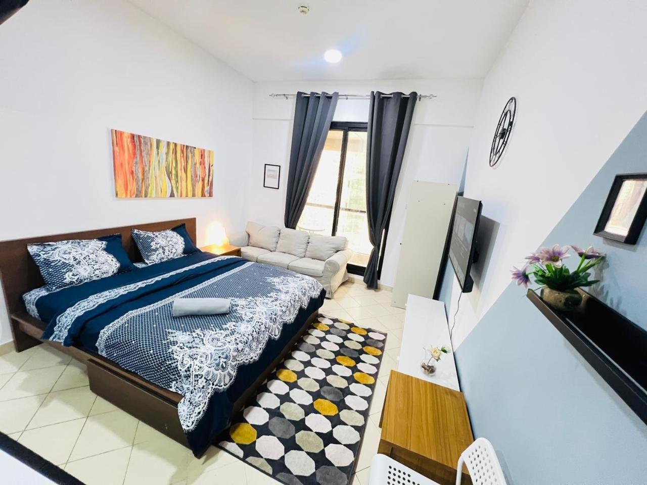 Homestay Private With Curtains In Marina & Blue Water