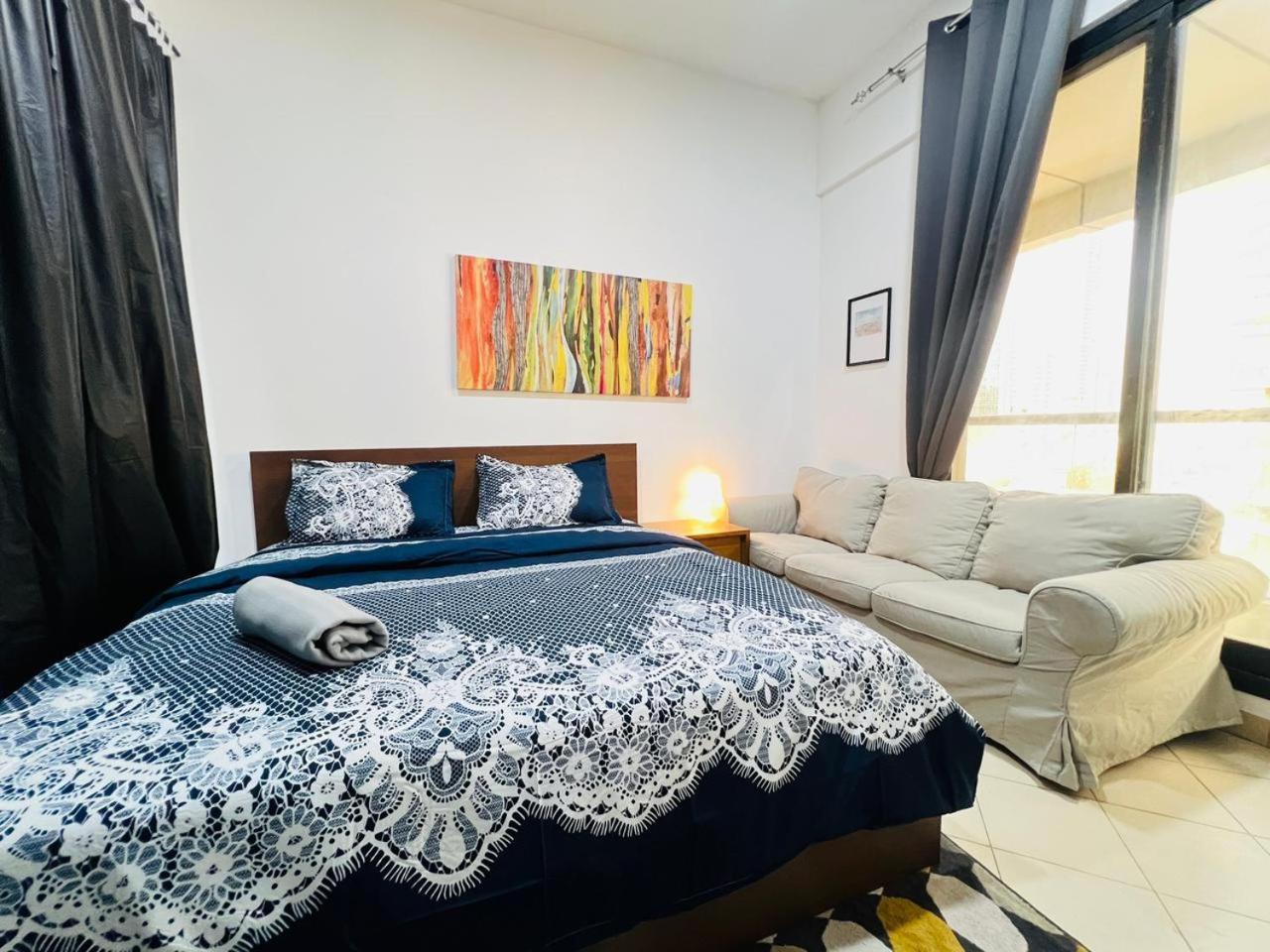 Private With Curtains In Marina & Blue Water Homestay *