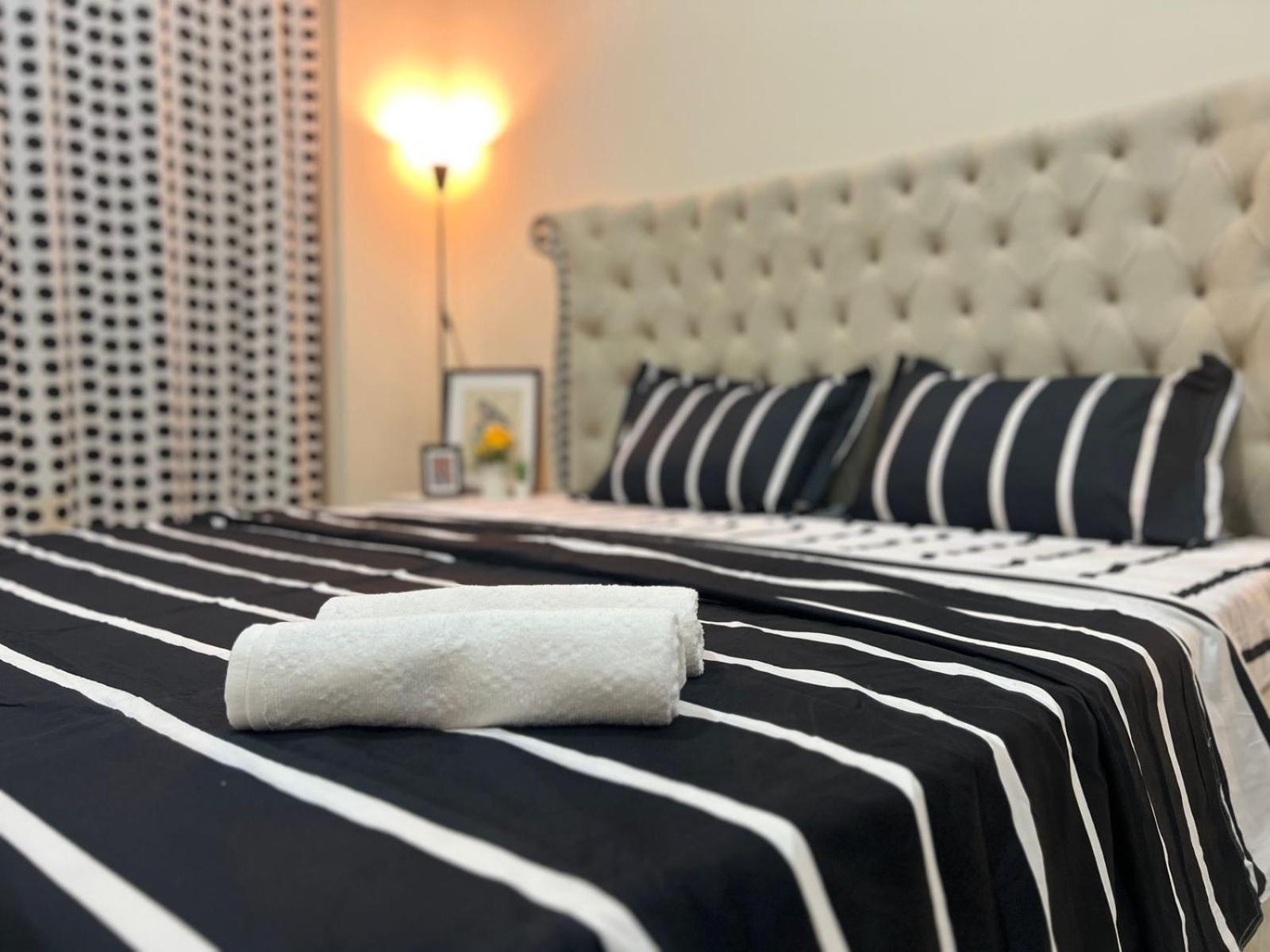 Master With Attach Bathroom Near Mall Of The Emirates Homestay Dubai