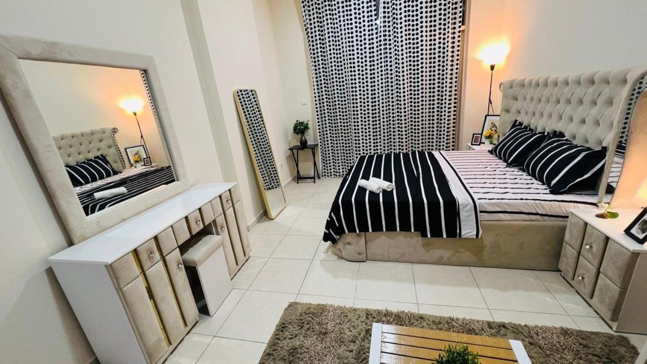 Master With Attach Bathroom Near Mall Of The Emirates *