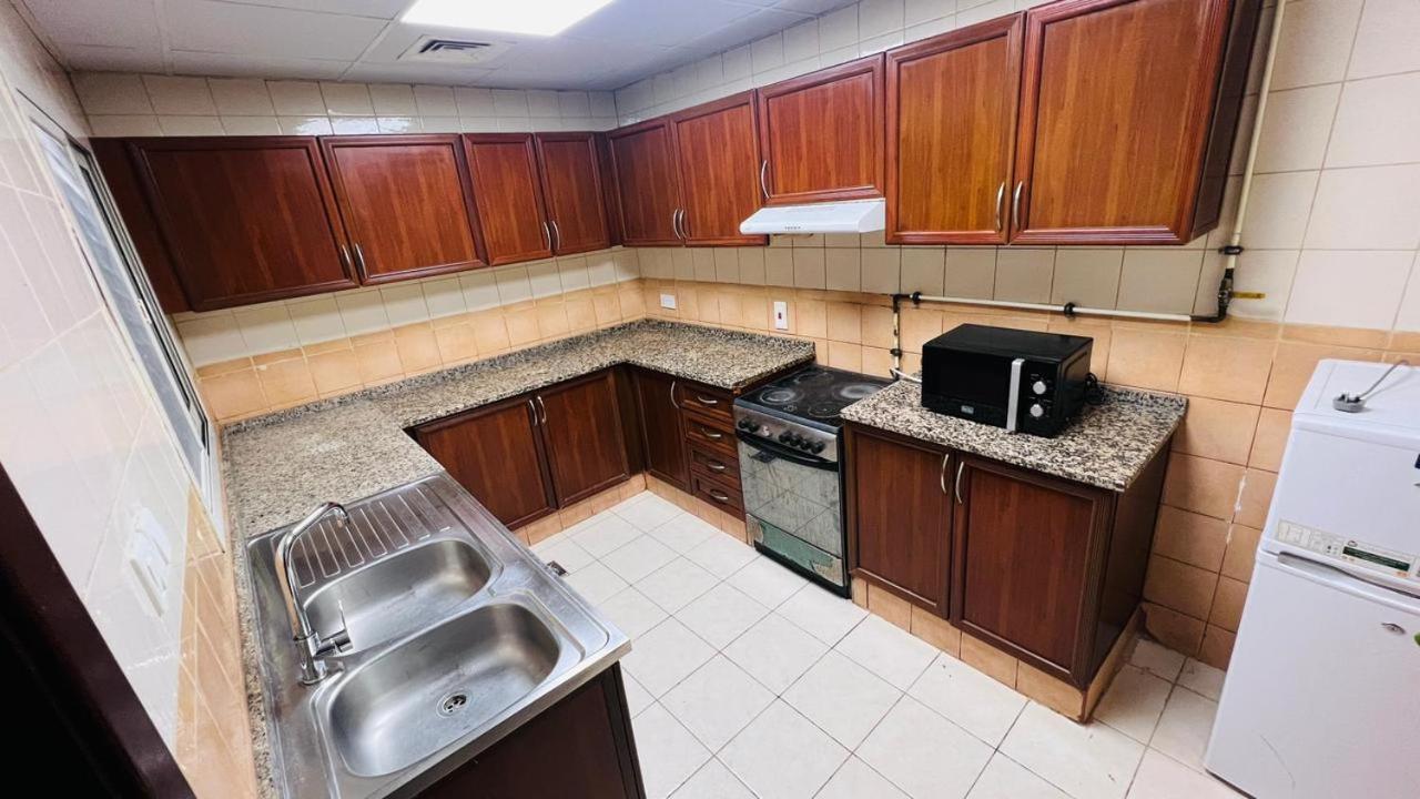 Homestay Master With Attach Bathroom Near Mall Of The Emirates