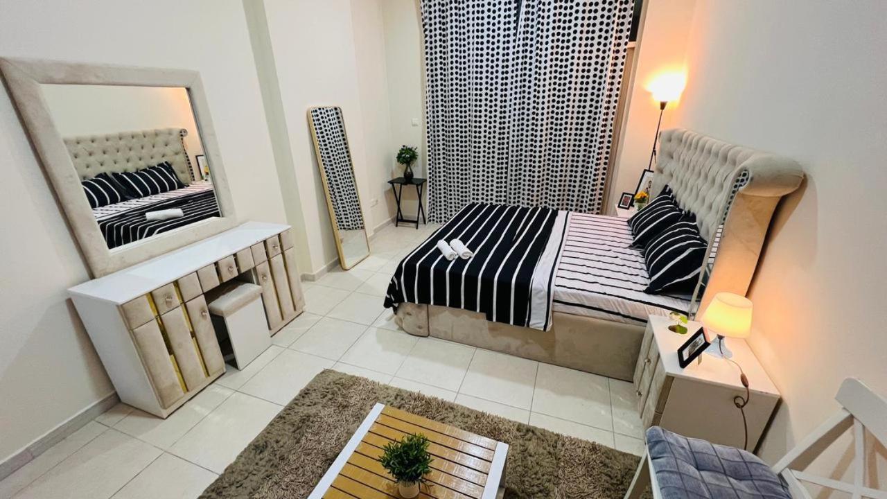 Master With Attach Bathroom Near Mall Of The Emirates Dubai