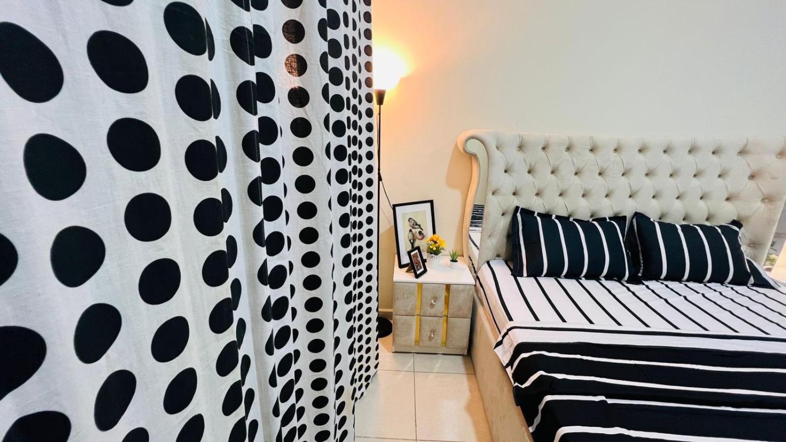 Homestay Master With Attach Bathroom Near Mall Of The Emirates Dubai