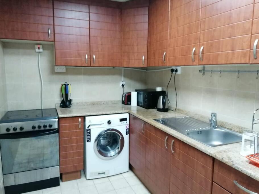 Delux Studio Apartment Dubai Marina The Bay 5 Min Beach Jbr & 3 Min To Tram Station *