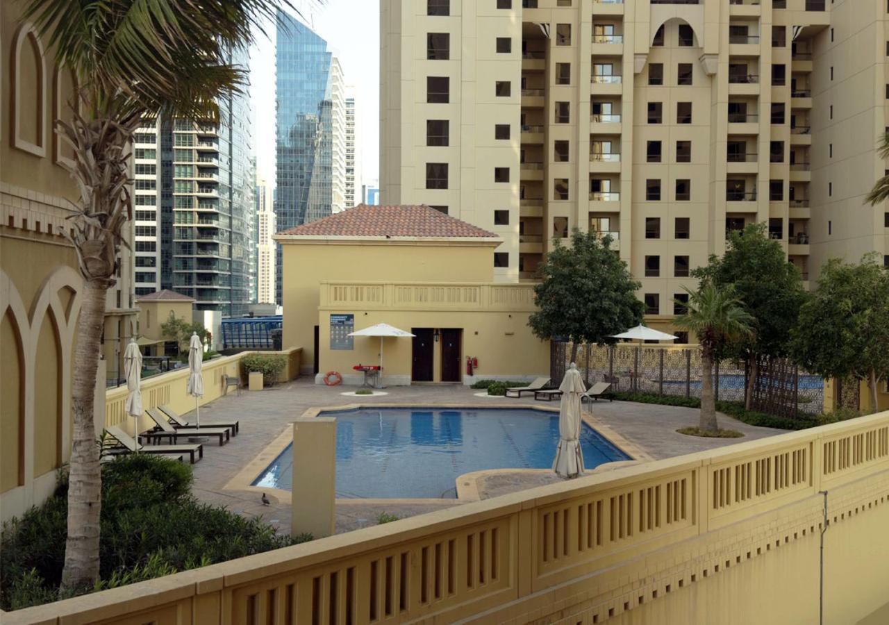 1min Walk In Front Of Jbr