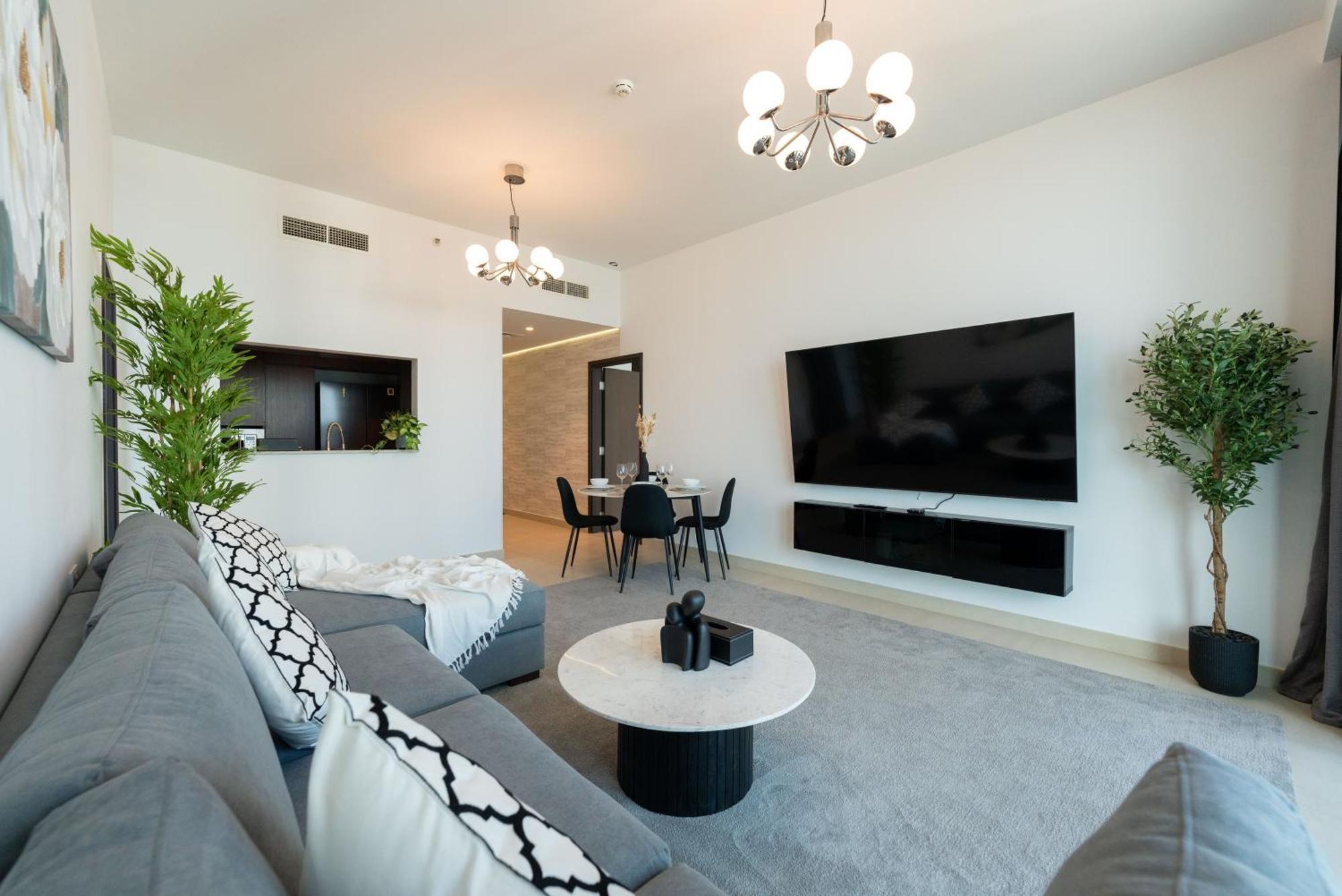Skylight Two Bedroom Downton Views 1 Direct Access To Mall Apartment *