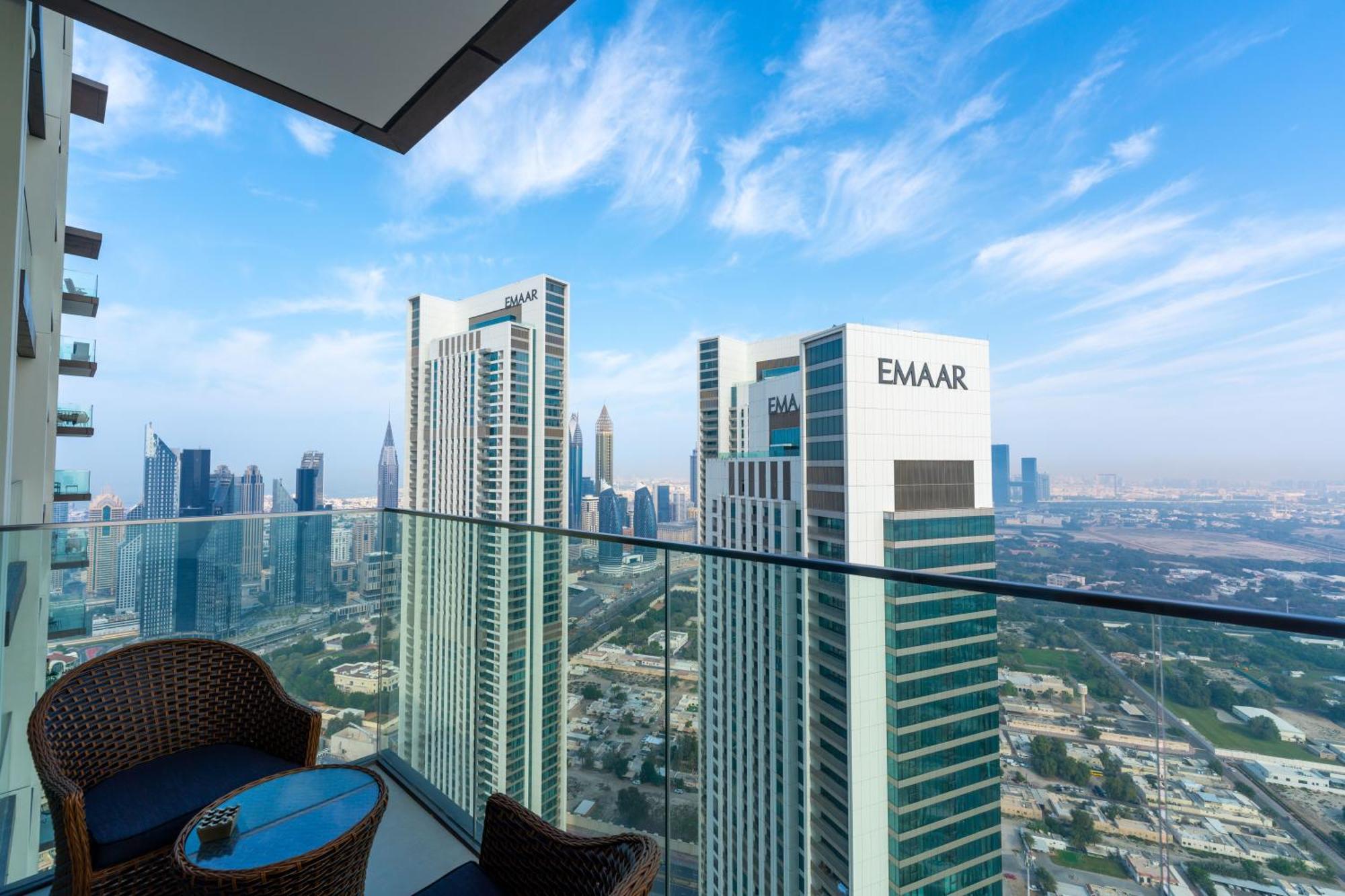 Skylight Two Bedroom Downton Views 1 Direct Access To Mall Apartment Dubai