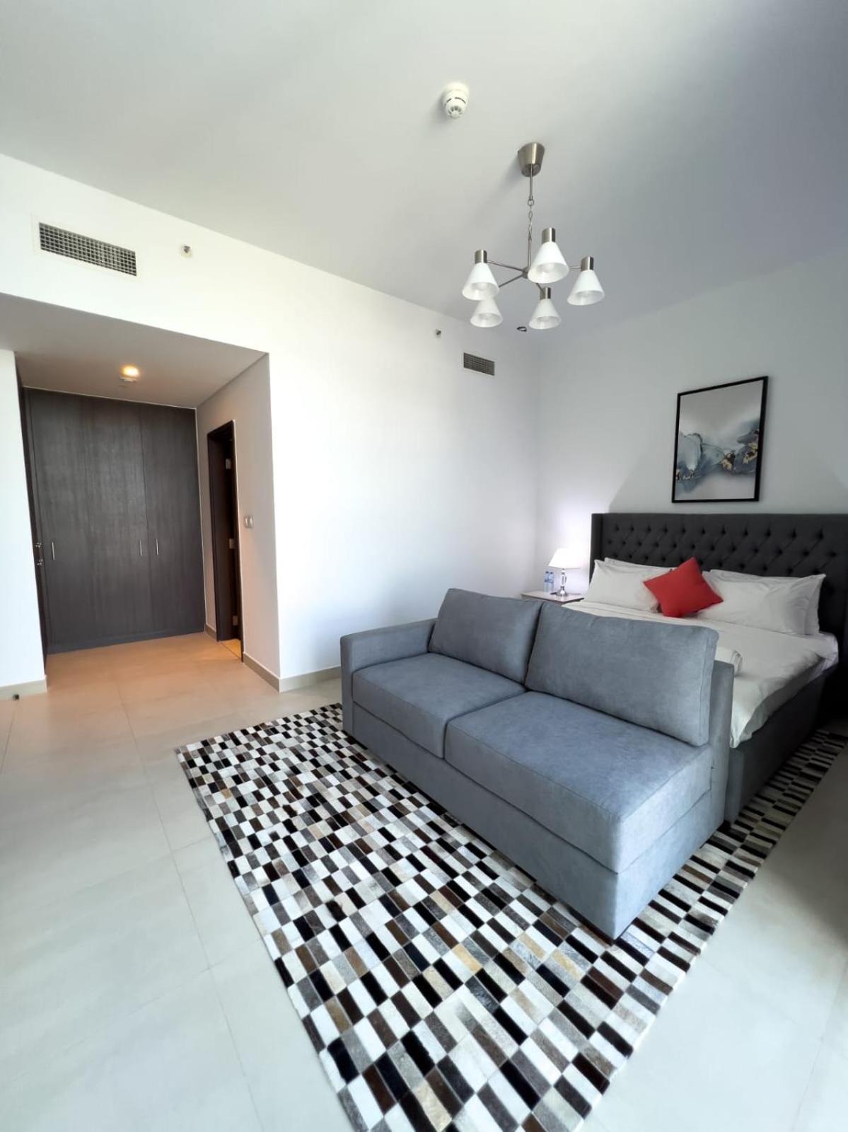 Skylight Two Bedroom Downton Views 1 Direct Access To Mall * Dubai