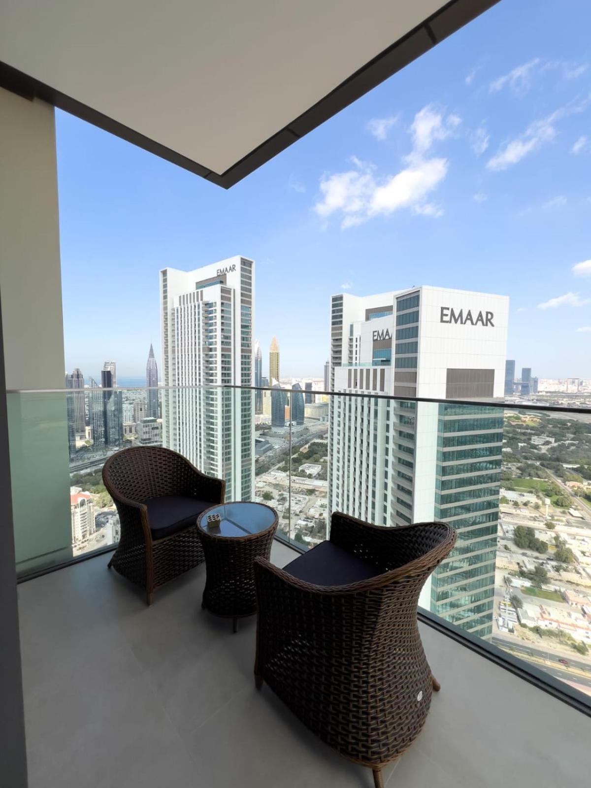 Skylight Two Bedroom Downton Views 1 Direct Access To Mall Apartment