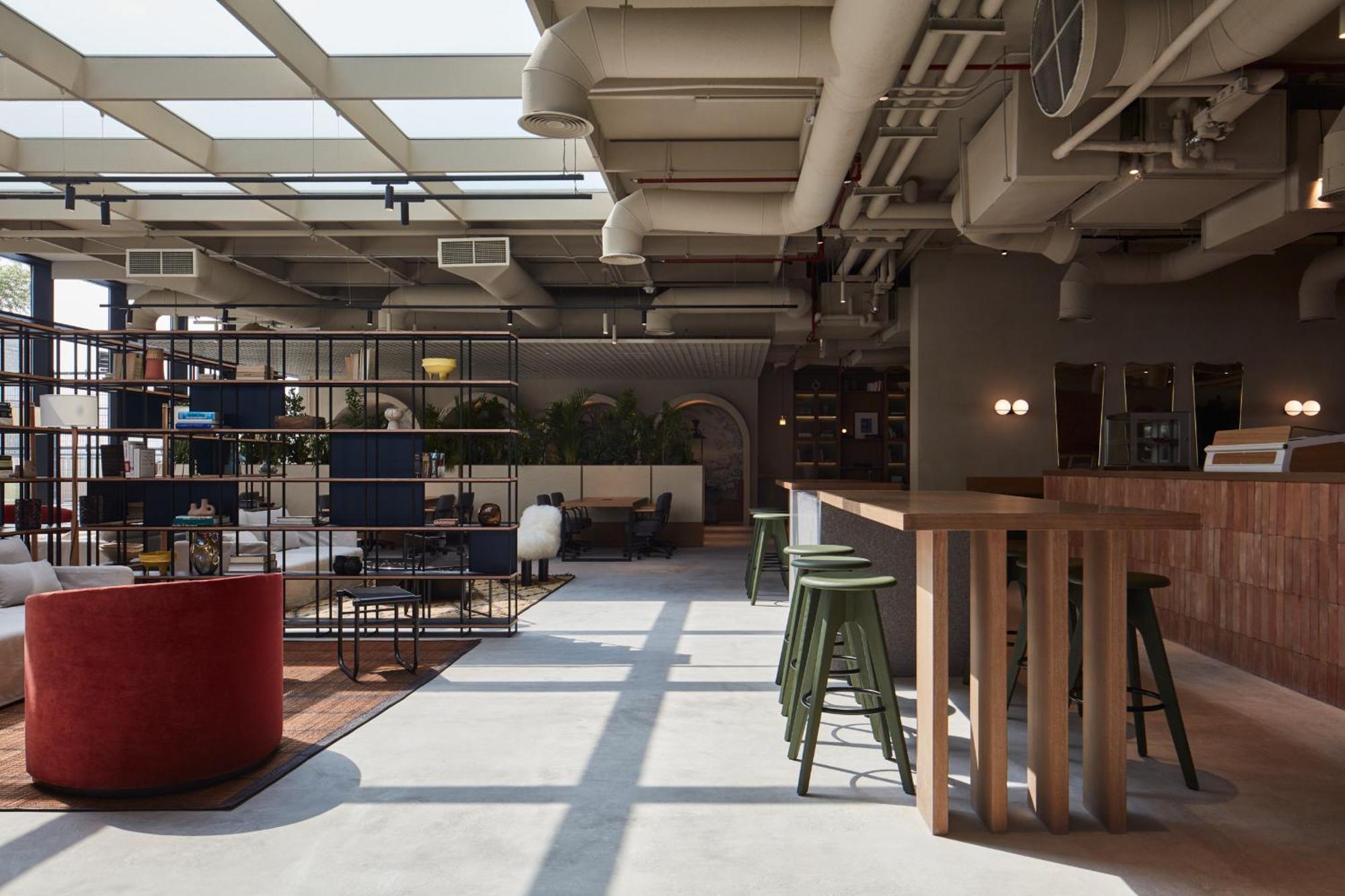 Executive At Upside Living, Business Travel Ready Apartment *