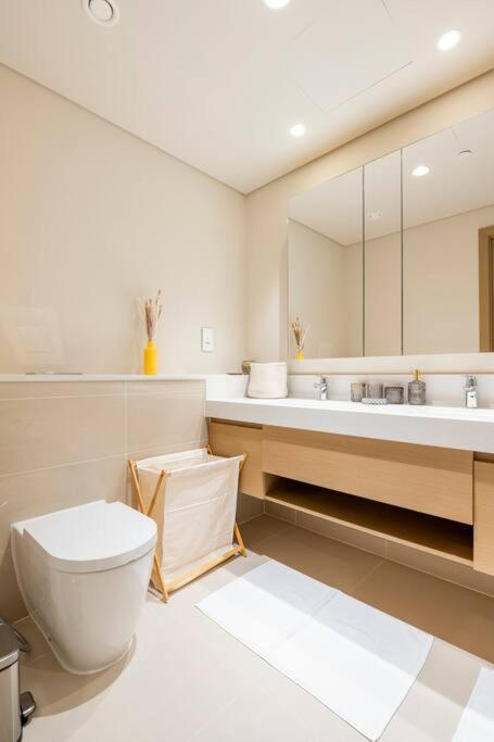 Luxury Harbour Gate 3 Bedroom Apt Dubai