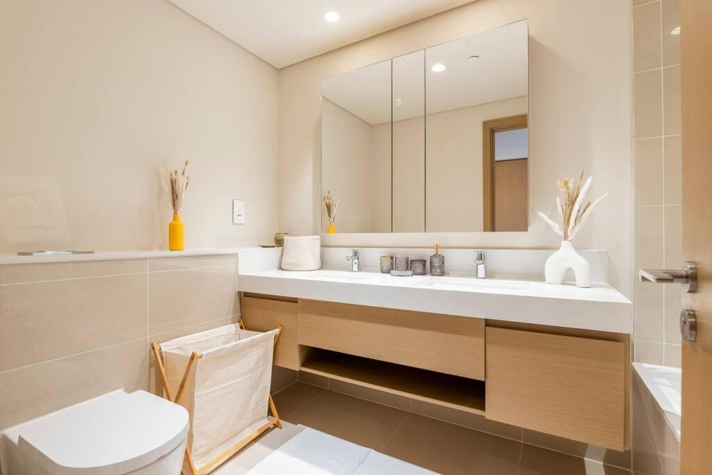Luxury Harbour Gate 3 Bedroom Apt * Dubai