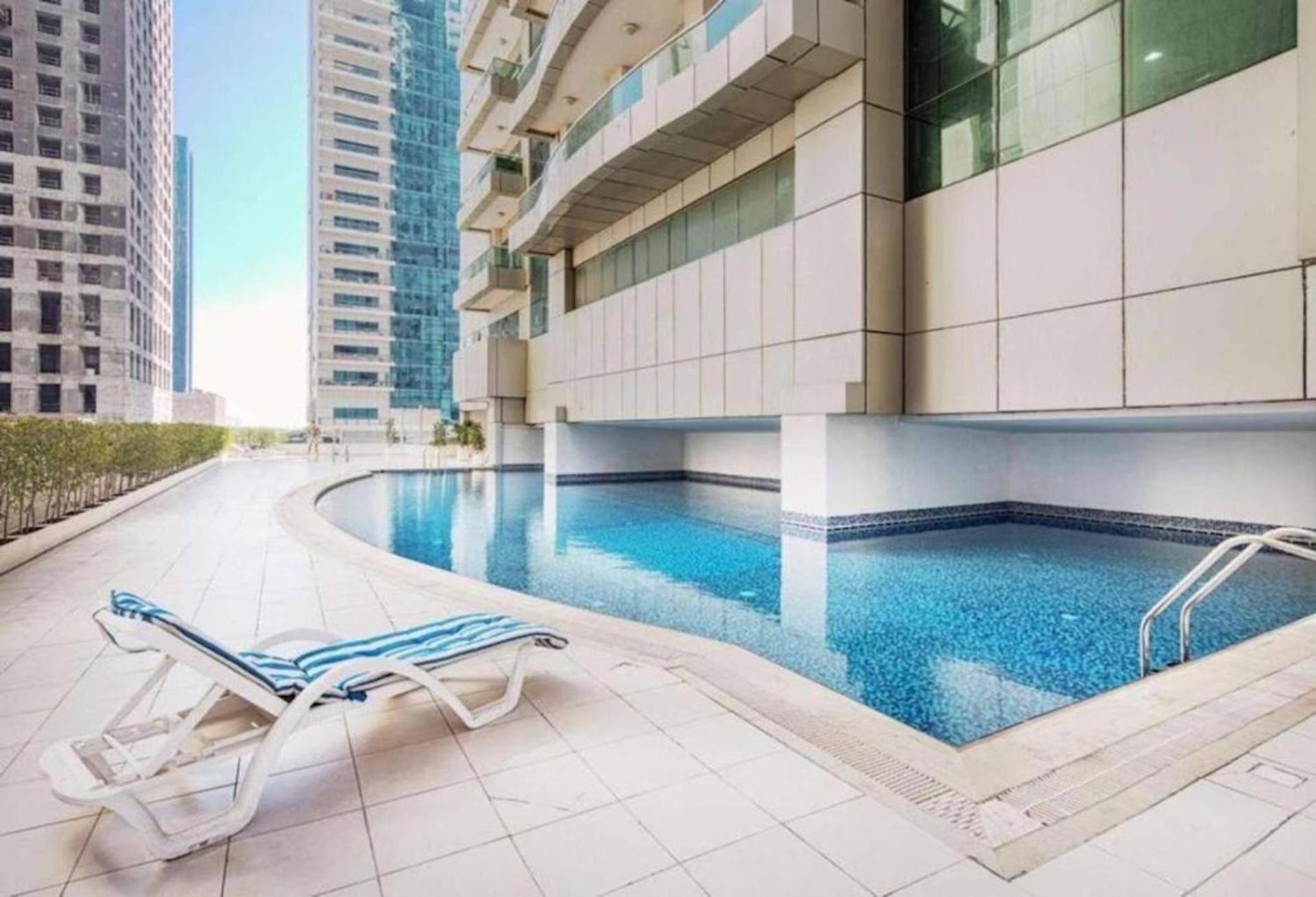 Urban Panda Marina * Dubai