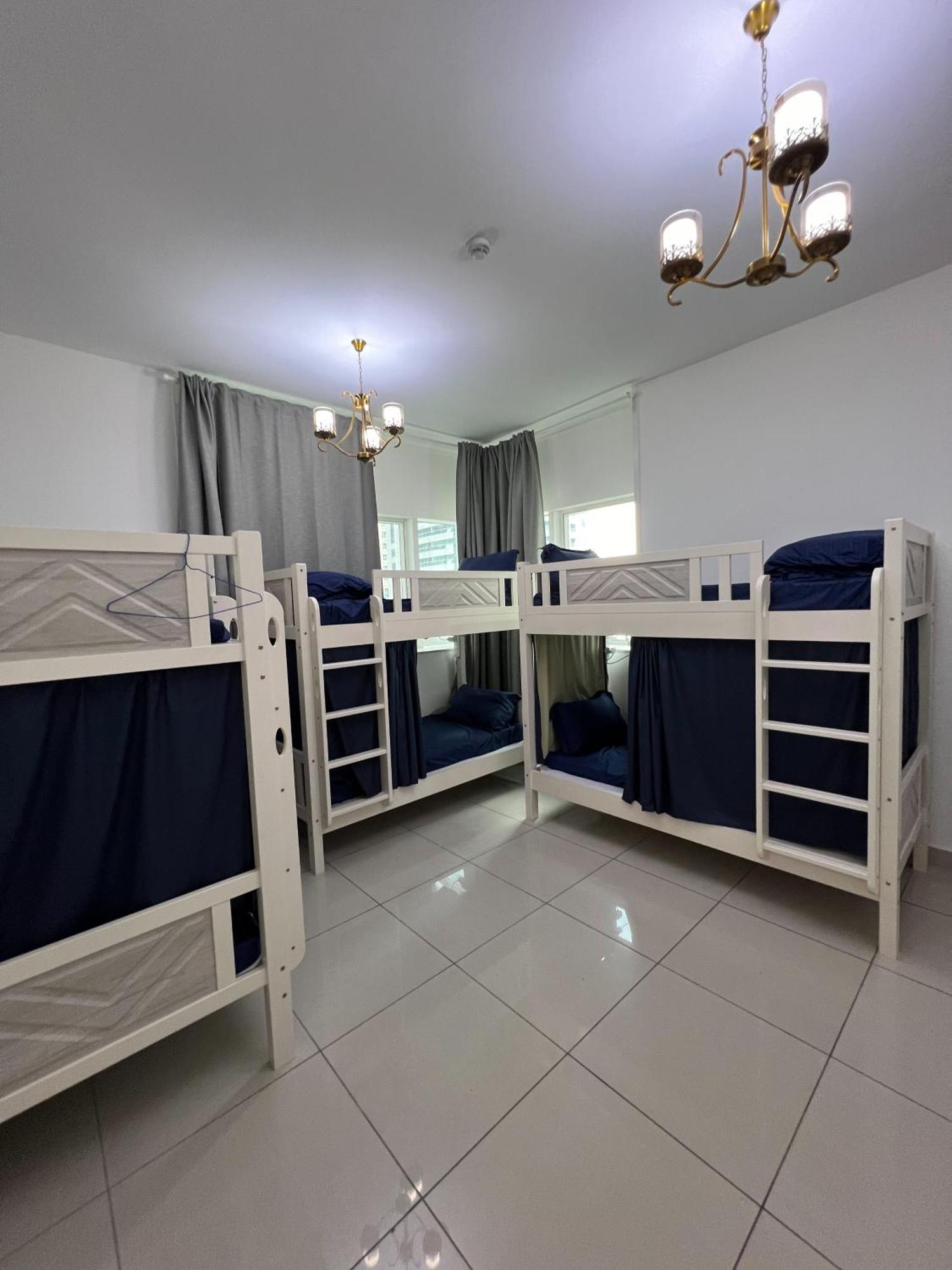 Urban Panda Marina Hostel Dubai