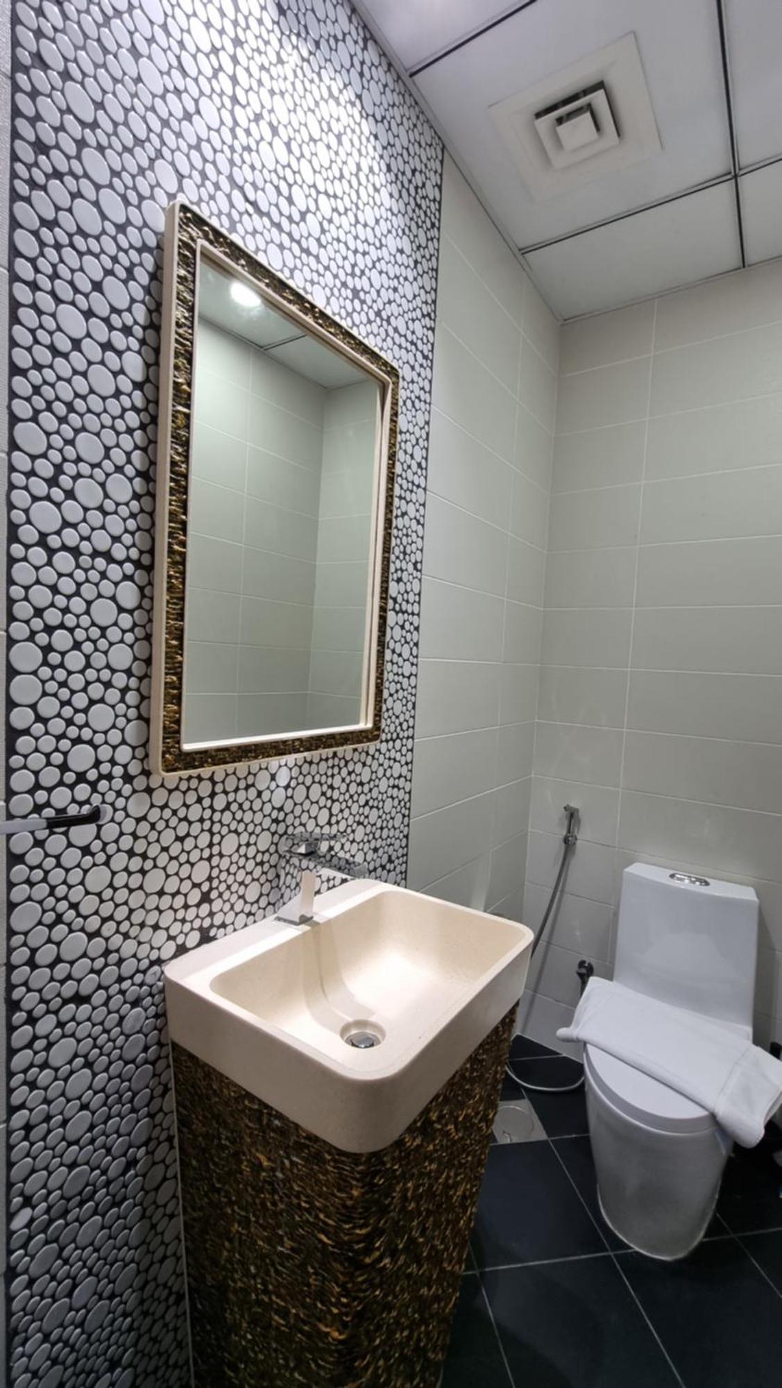 Spacious, Economical Near Miralcz Garden Apartment