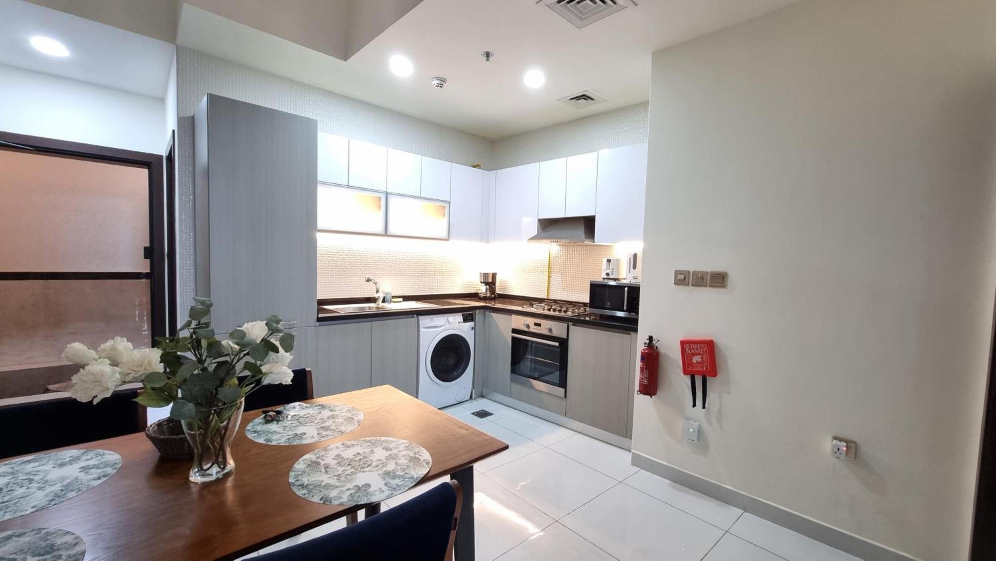 Spacious, Economical Near Miralcz Garden Apartment *