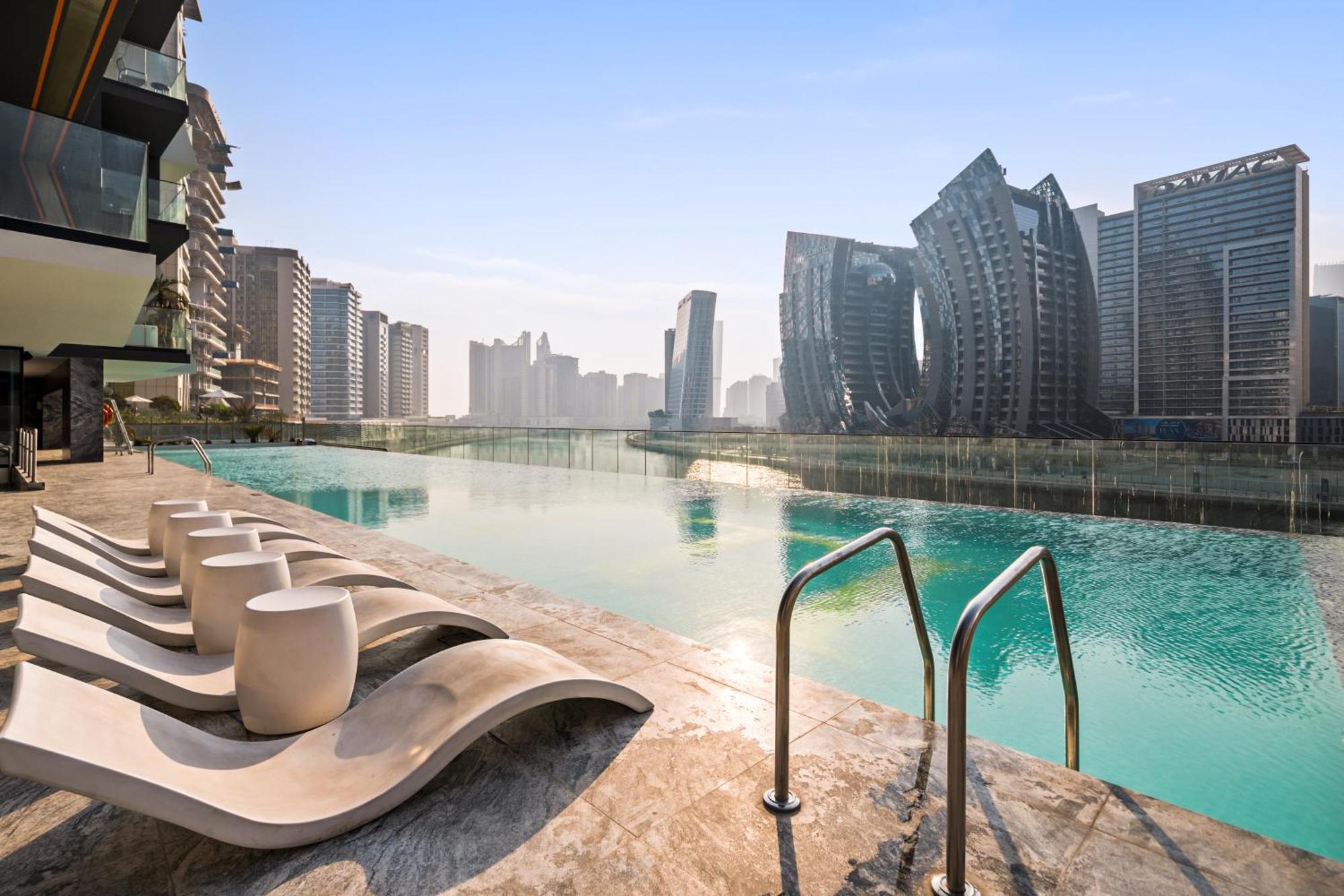 Business Bay With Stunning Views Apartment