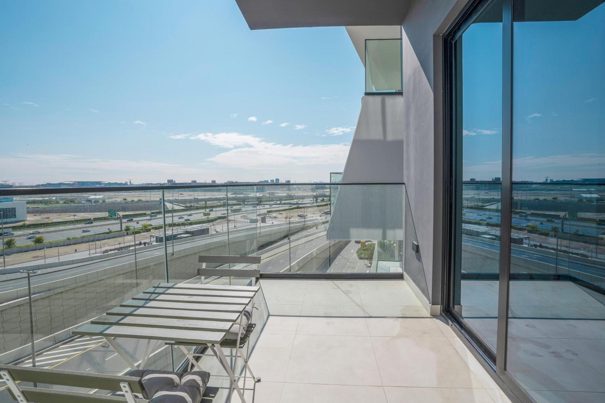 Business Bay With Stunning Views Dubai