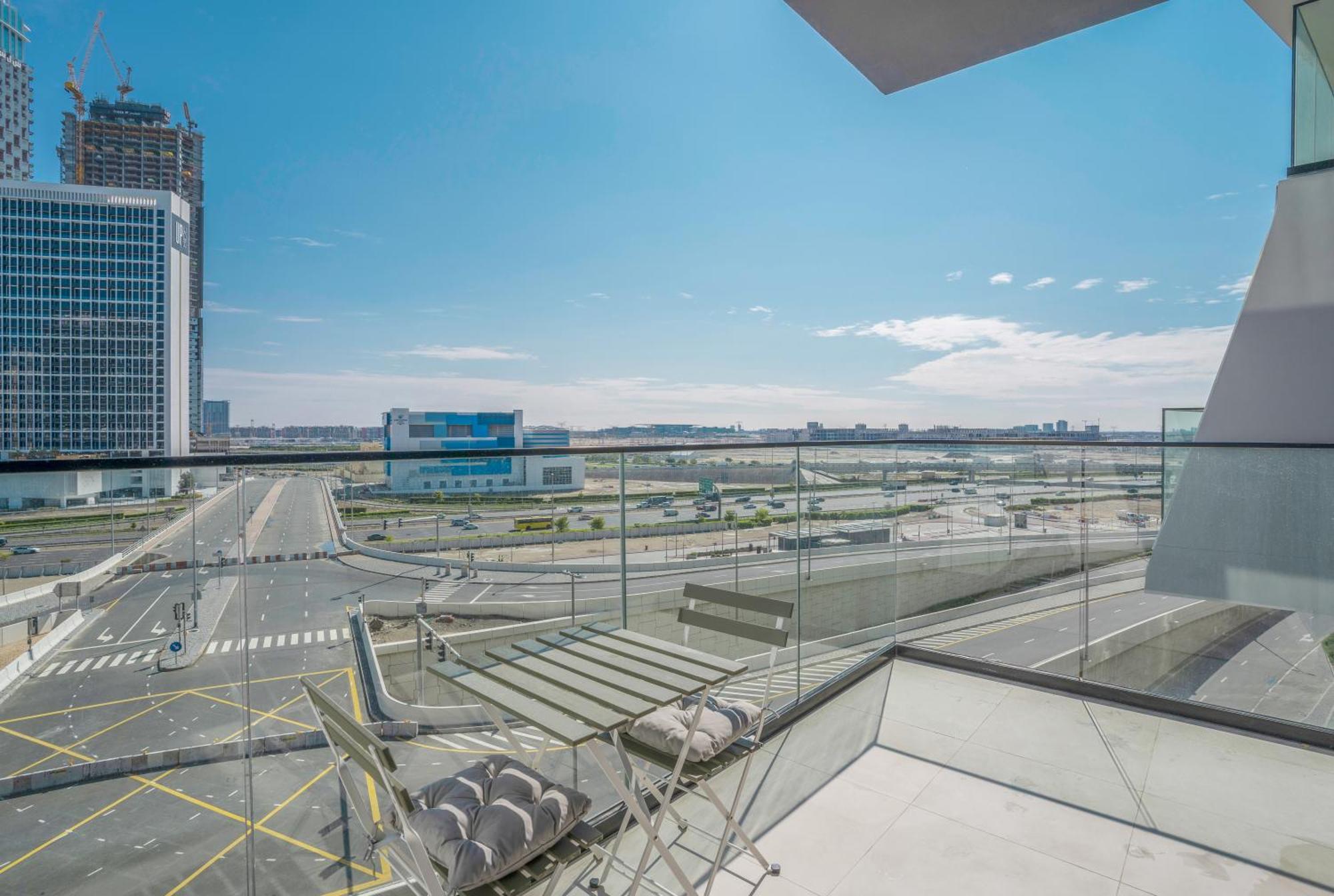 Business Bay With Stunning Views * Dubai