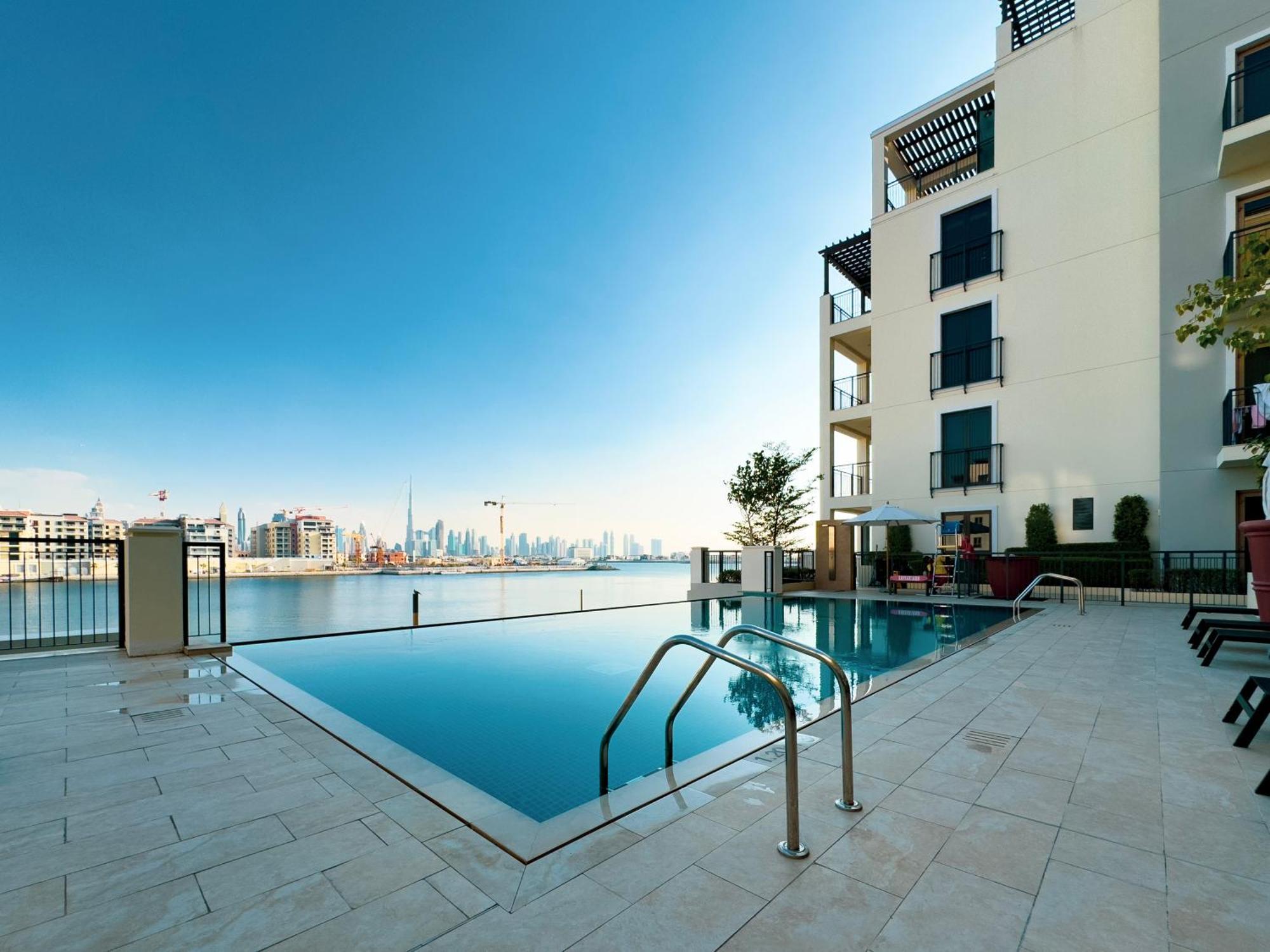 Magnificent Beachfront 1br With Private Access Apartment