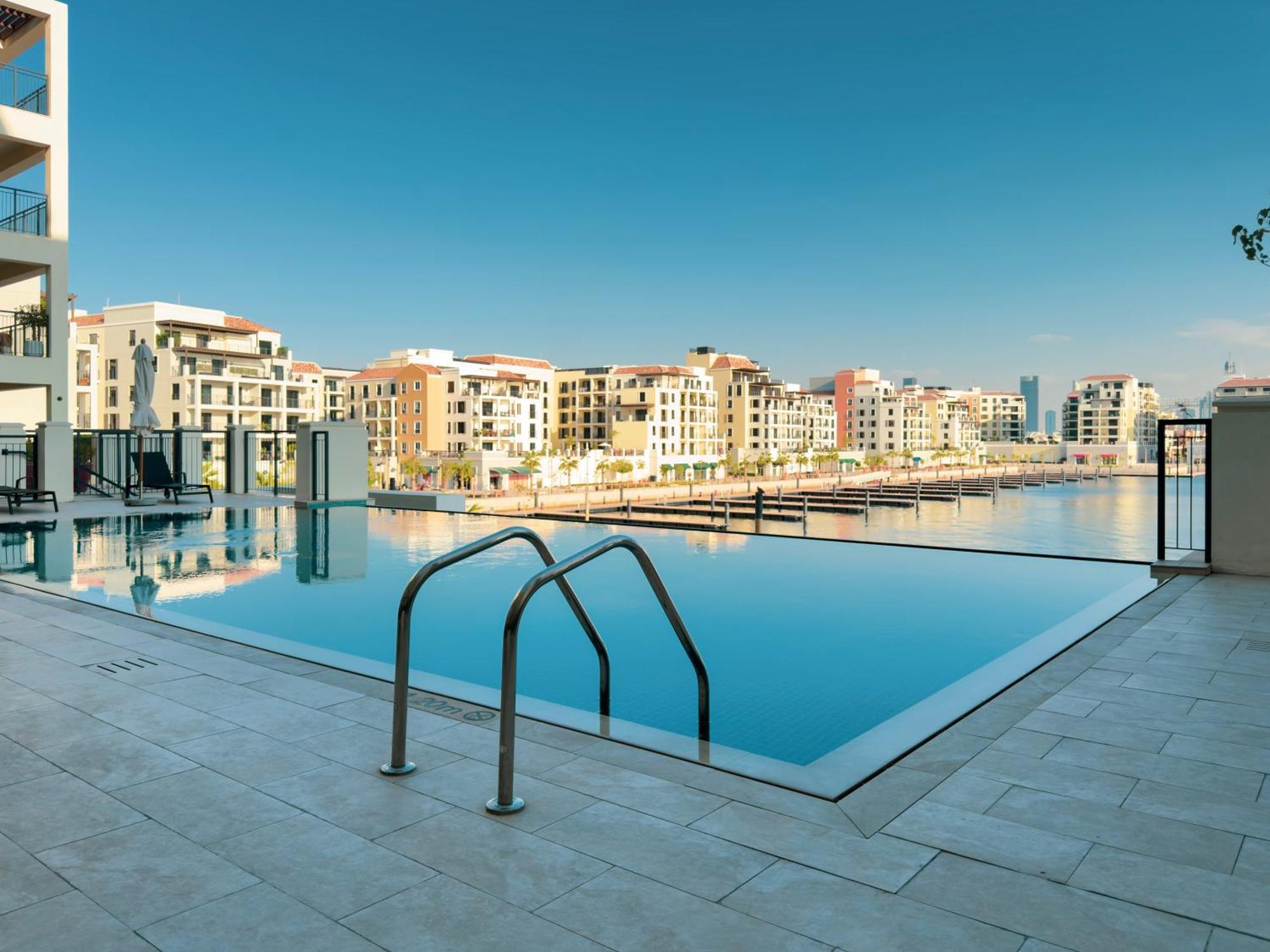Magnificent Beachfront 1br With Private Access