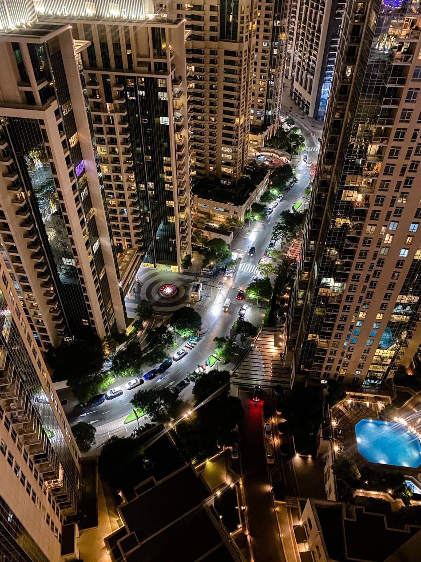 Superb 1-bedroom With Full Burj Khalifa View - 5-min Walk To Mall *