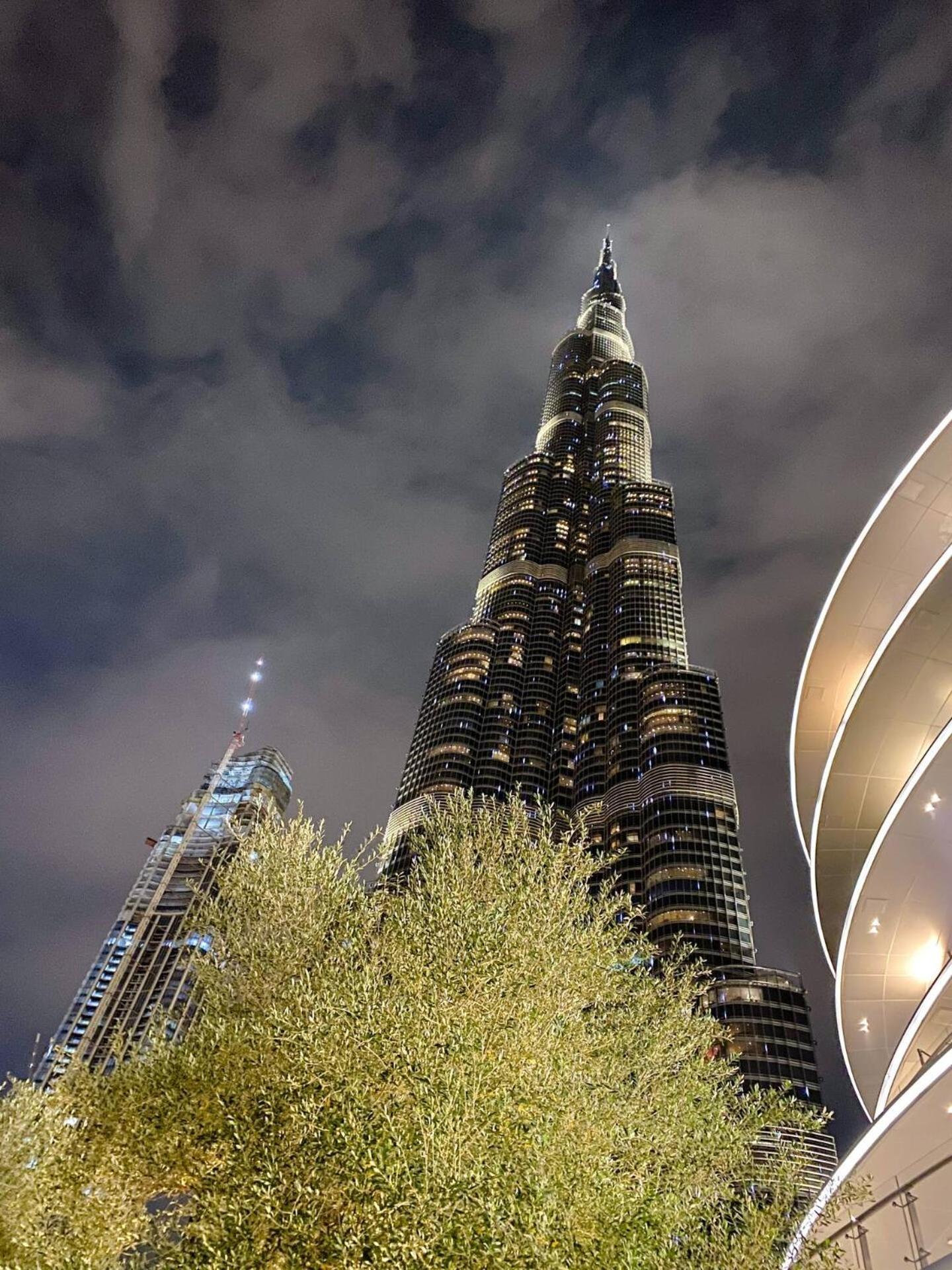 Superb 1-bedroom With Full Burj Khalifa View - 5-min Walk To Mall * Dubai