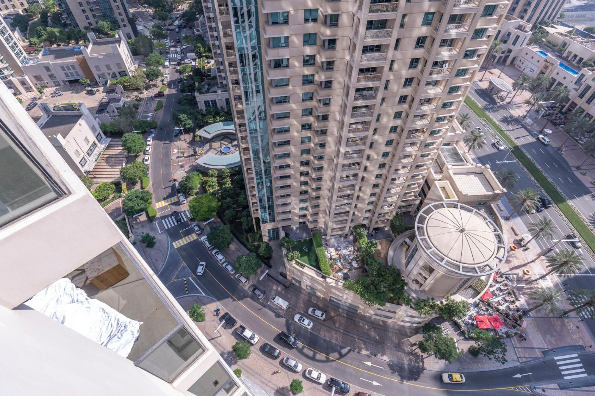Chic Luxe 2br I High Floor L By Burj Khalifa & Mall I Pool L Gym *