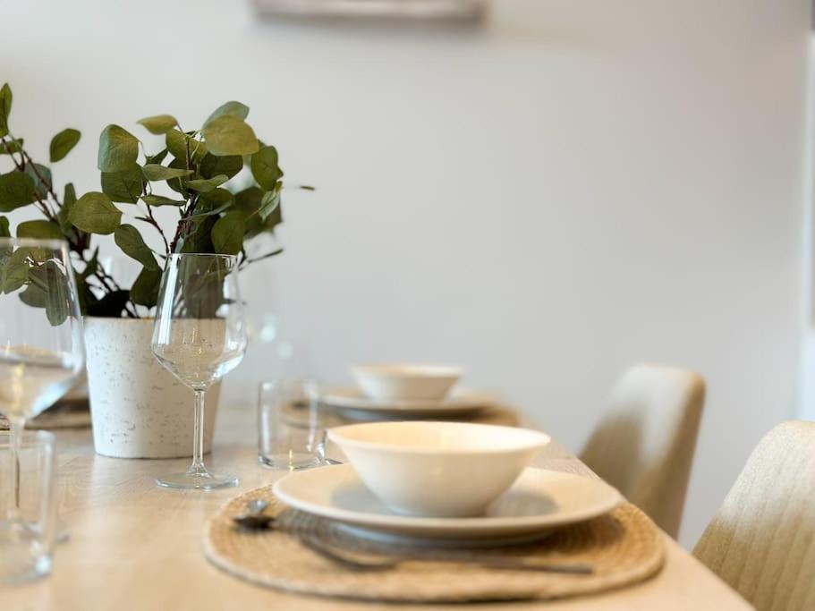 Higuests - Dream In Our Cozy 2br In La Rive Community * Dubai