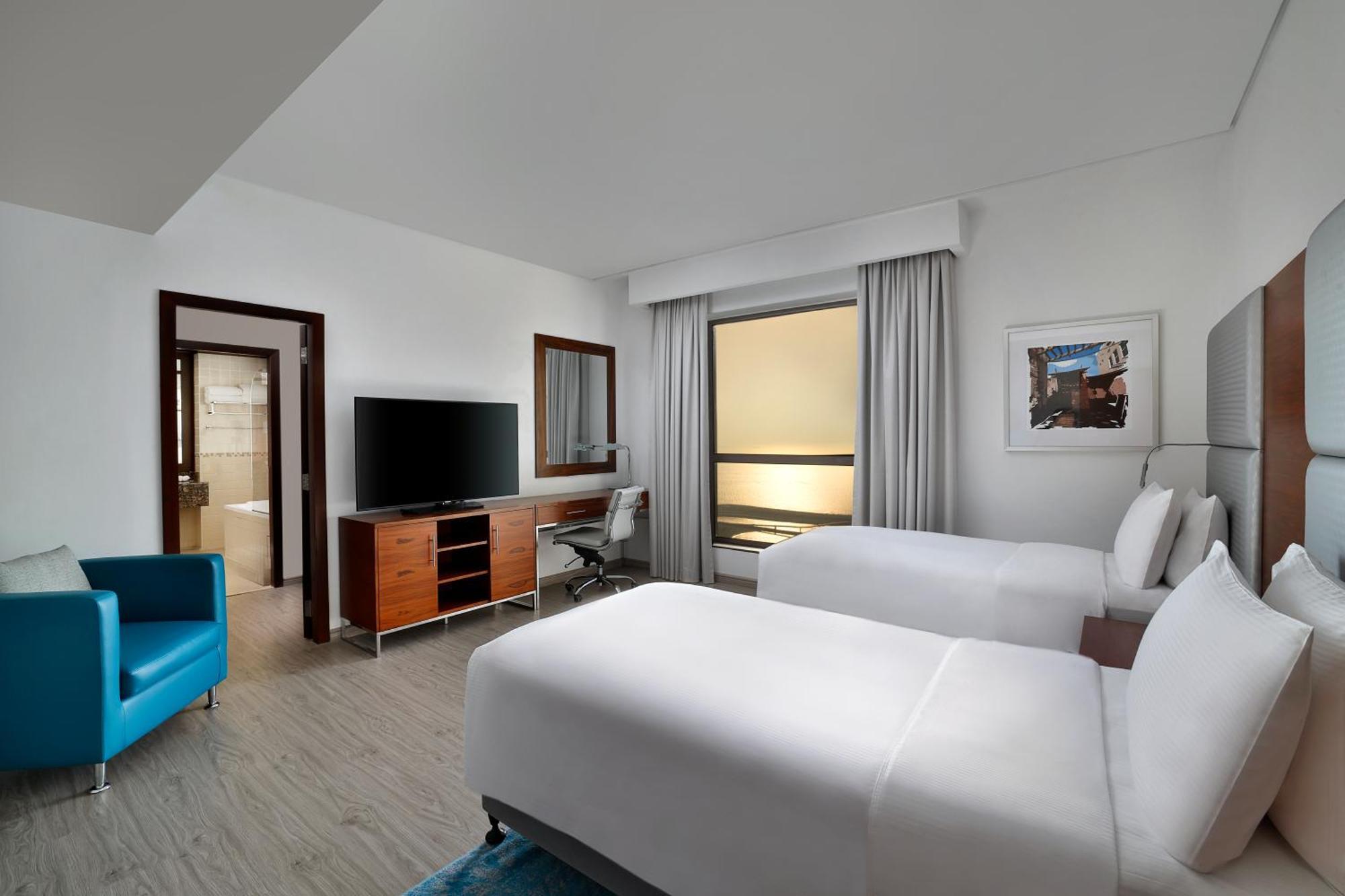 Hilton The Walk 4* Dubai