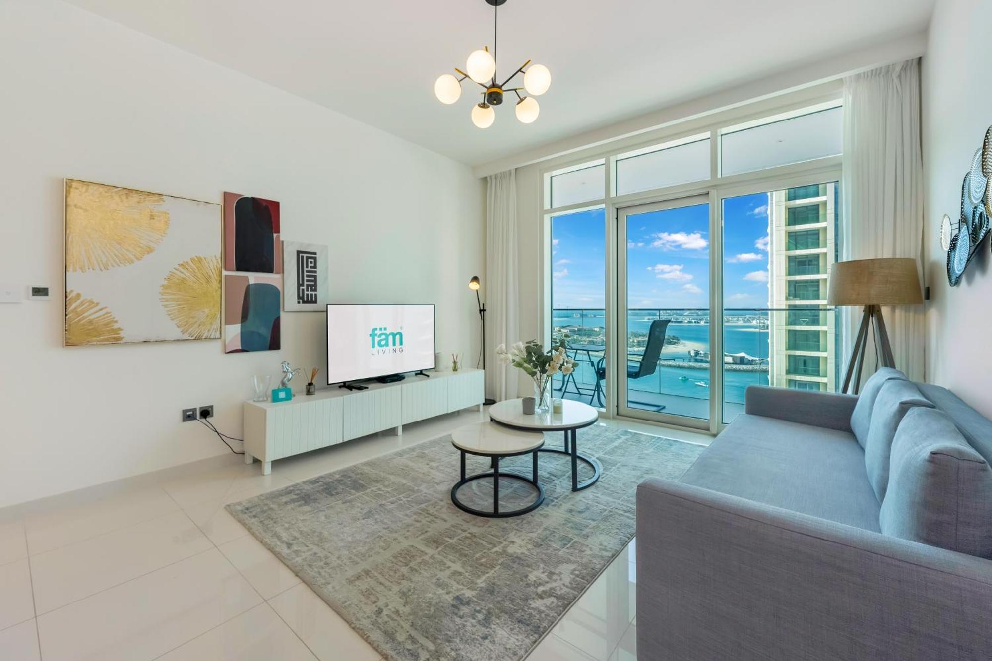 Fam Living - Beachfront Getaway In Emaar Beachfront - Private Access And Luxury Amenities *