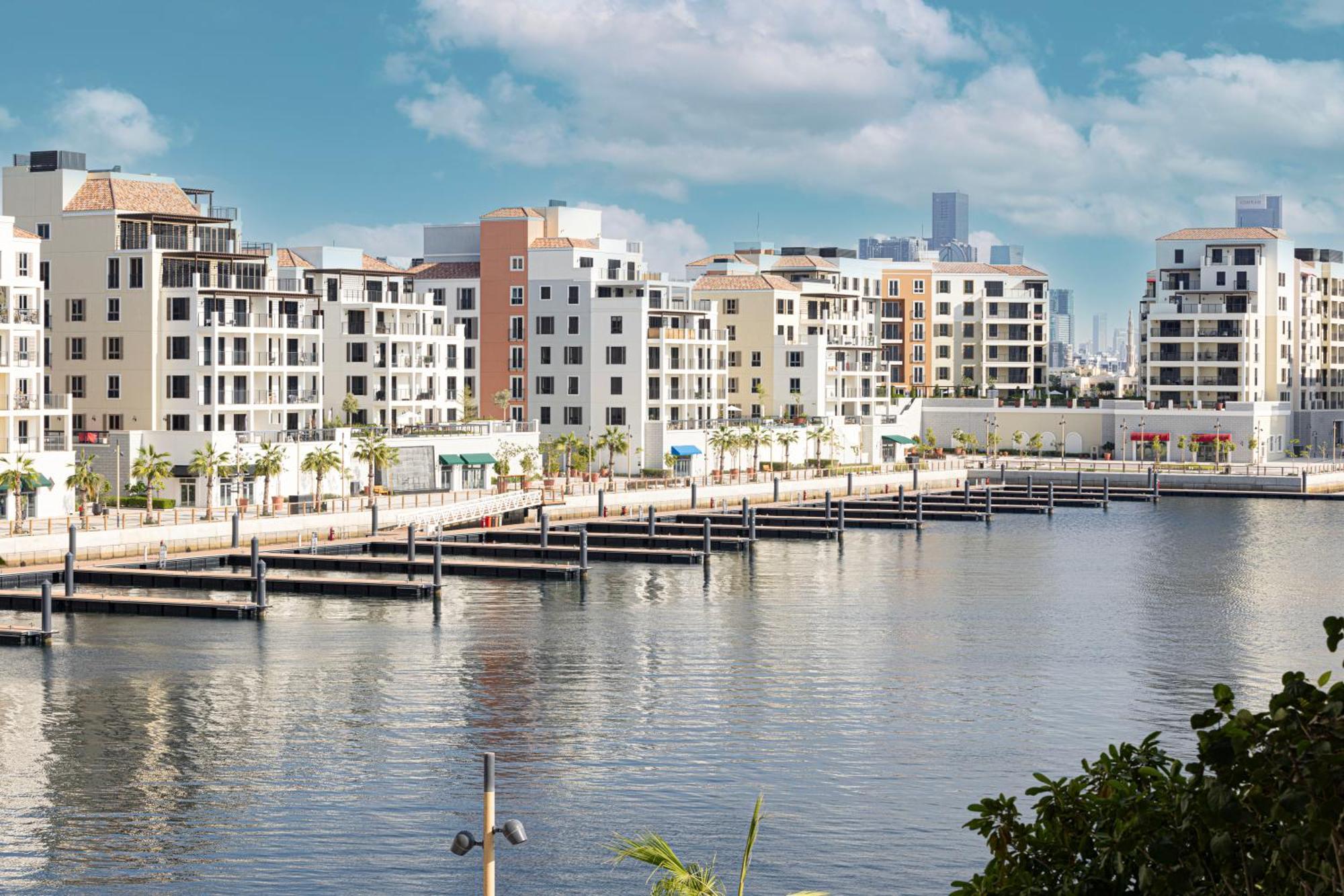 Magnificent Beachfront 1br With Private Access Apartment *