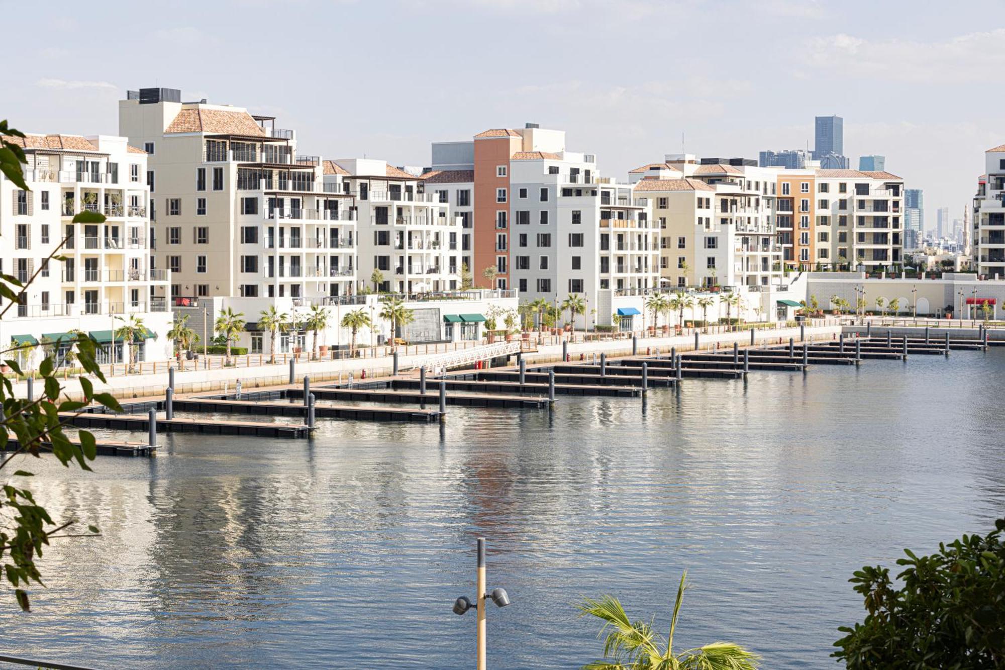 Magnificent Beachfront 1br With Private Access Apartment *