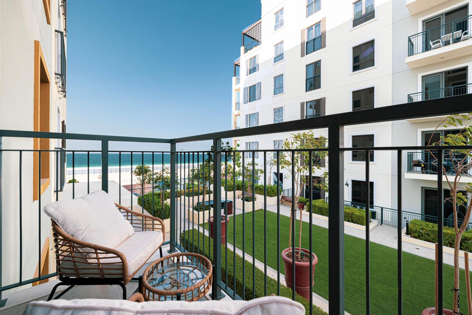Apartment Magnificent Beachfront 1br With Private Access