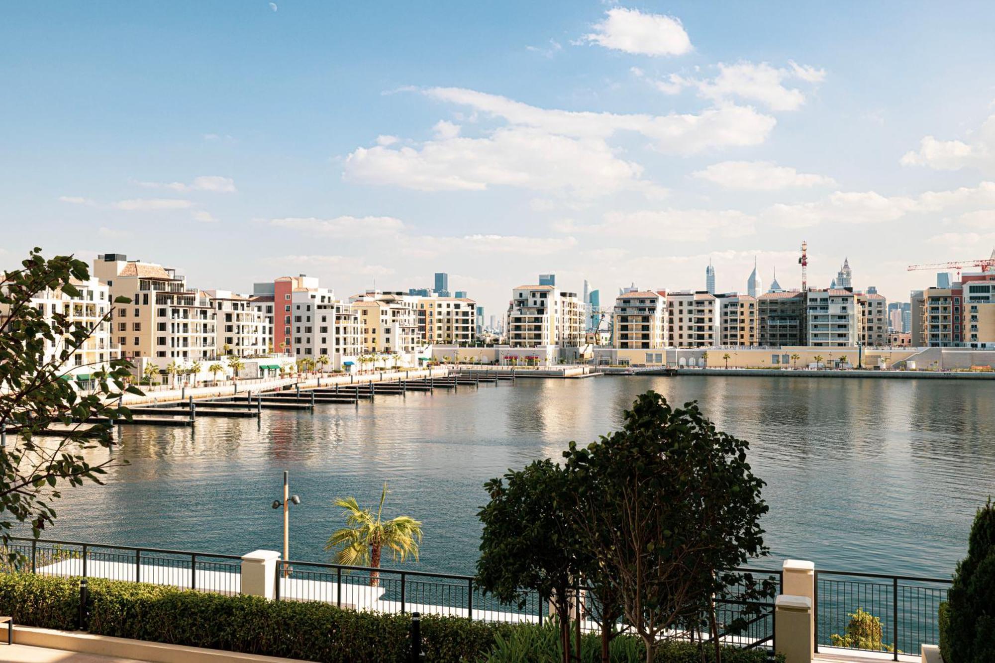 Magnificent Beachfront 1br With Private Access Apartment Dubai
