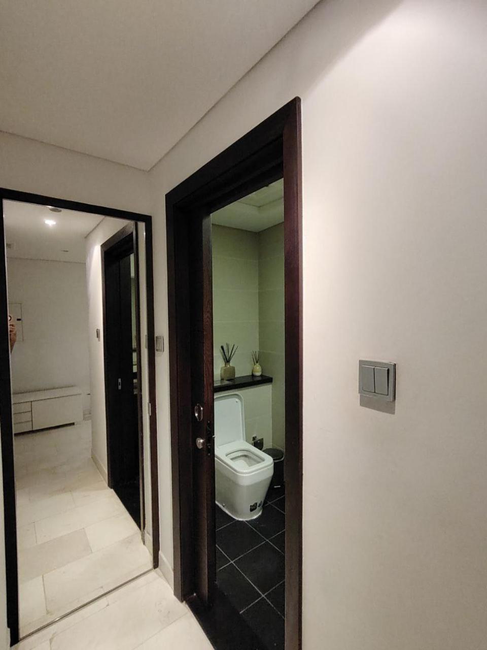 Apartment Full Marina View Cayan Tower *