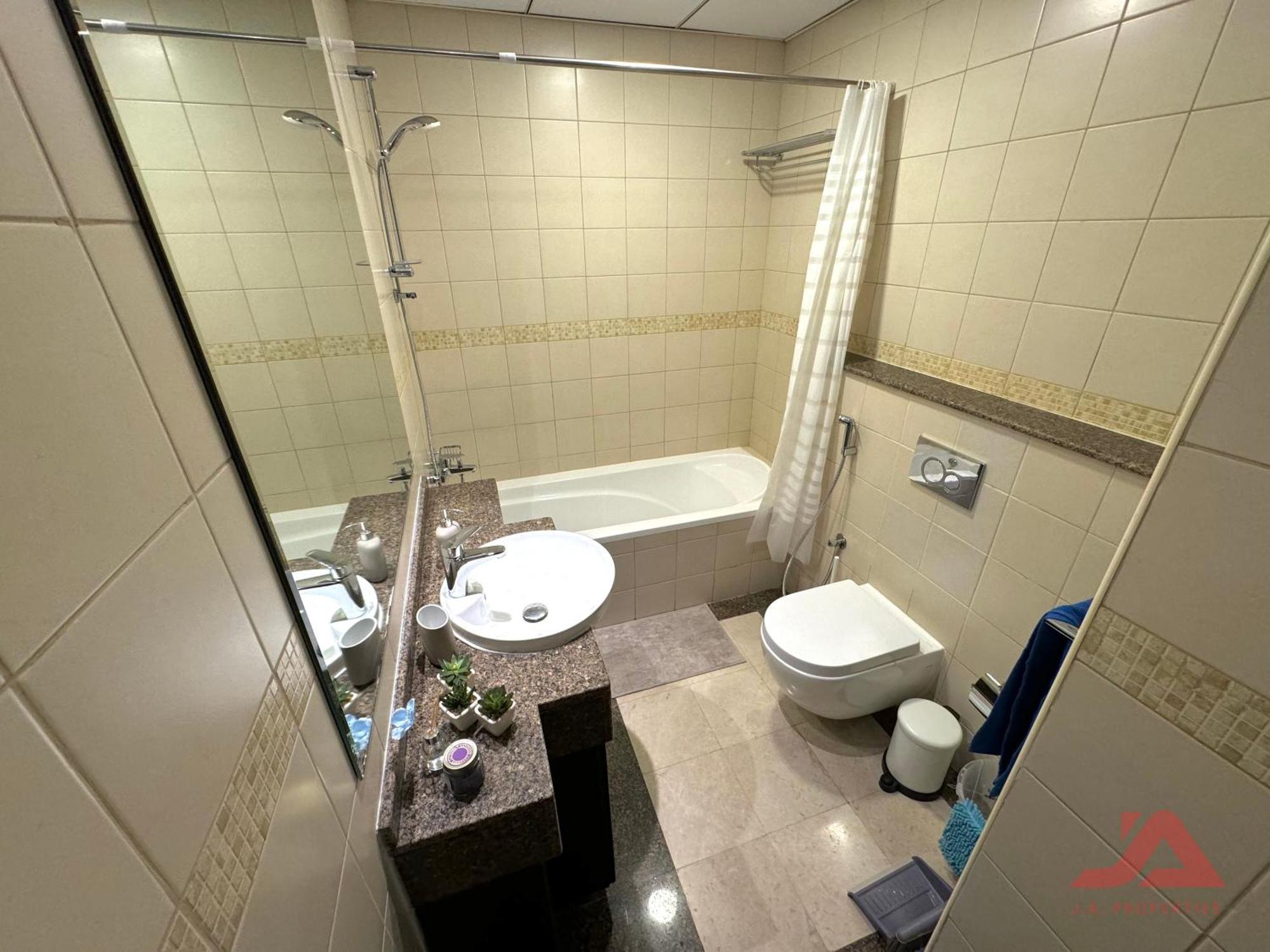 Cozy Marina & Sea View In Bay Tower With Modern Gym & Pool, Steps To & Metro Apartment *