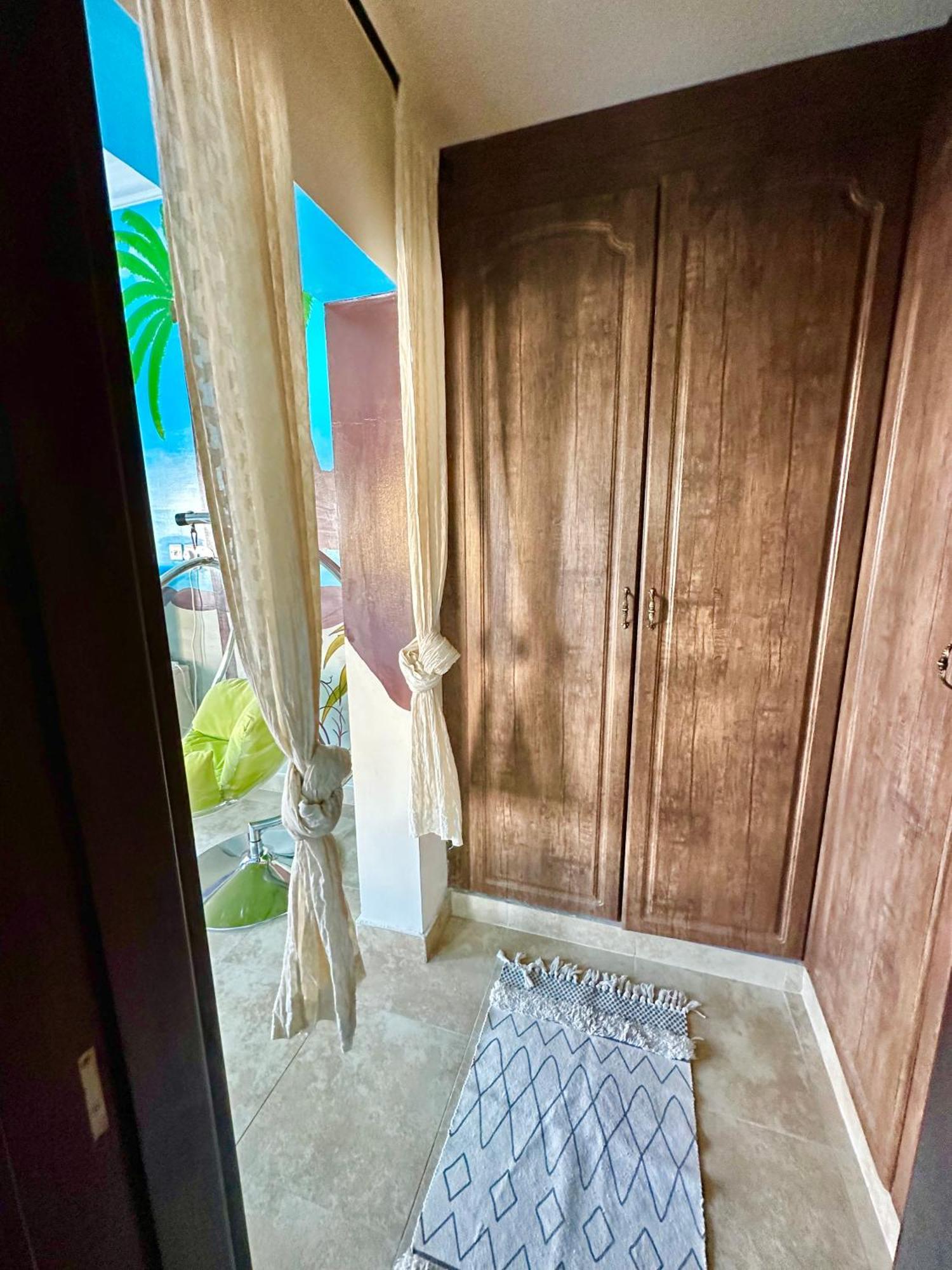 Dari Guest house