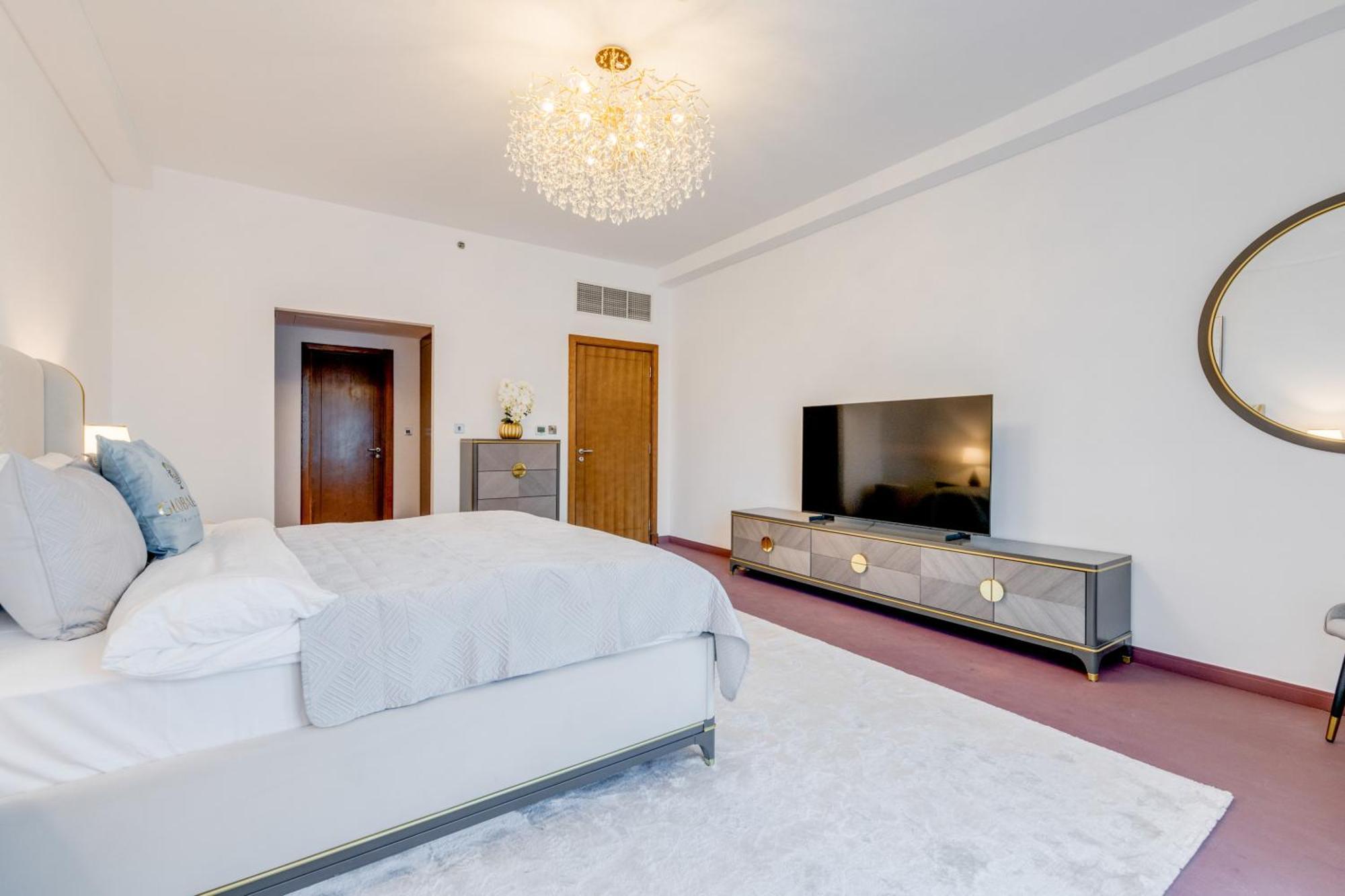 Globalstay. Luxury 3 Bedroom + Maid Townhouse With Sea View Apartment