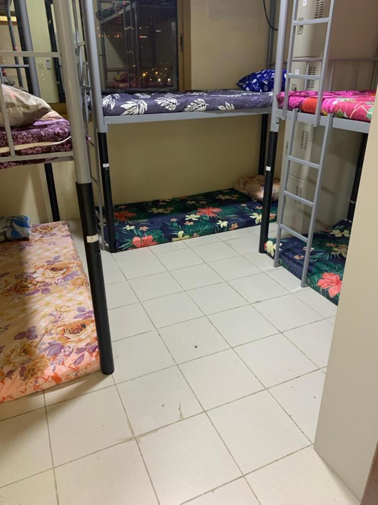 Uae Albergue *