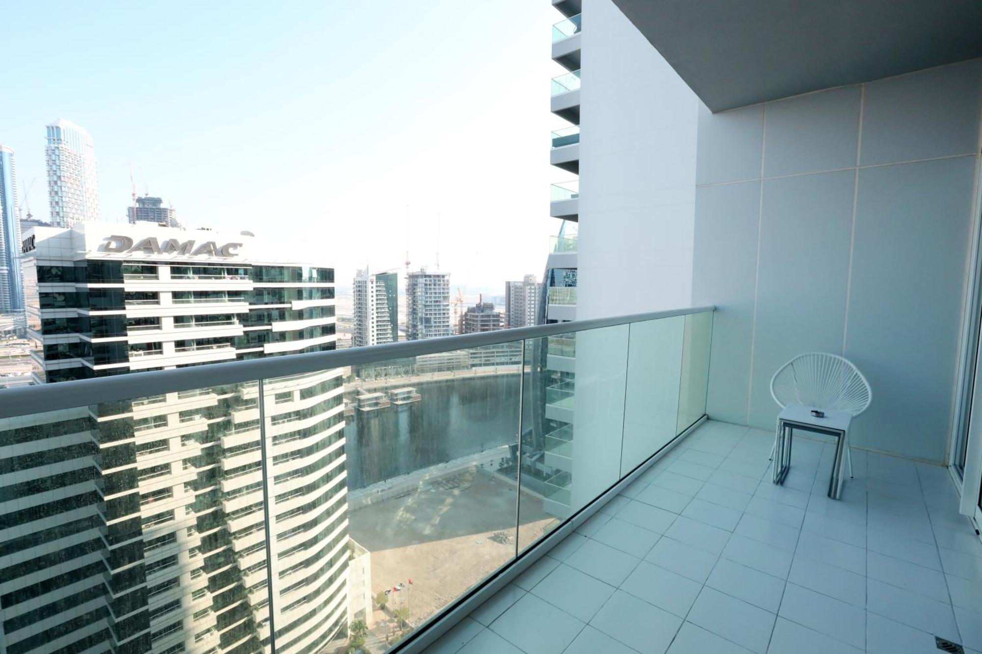 Brown Stone - & Canal View Reva Dubai