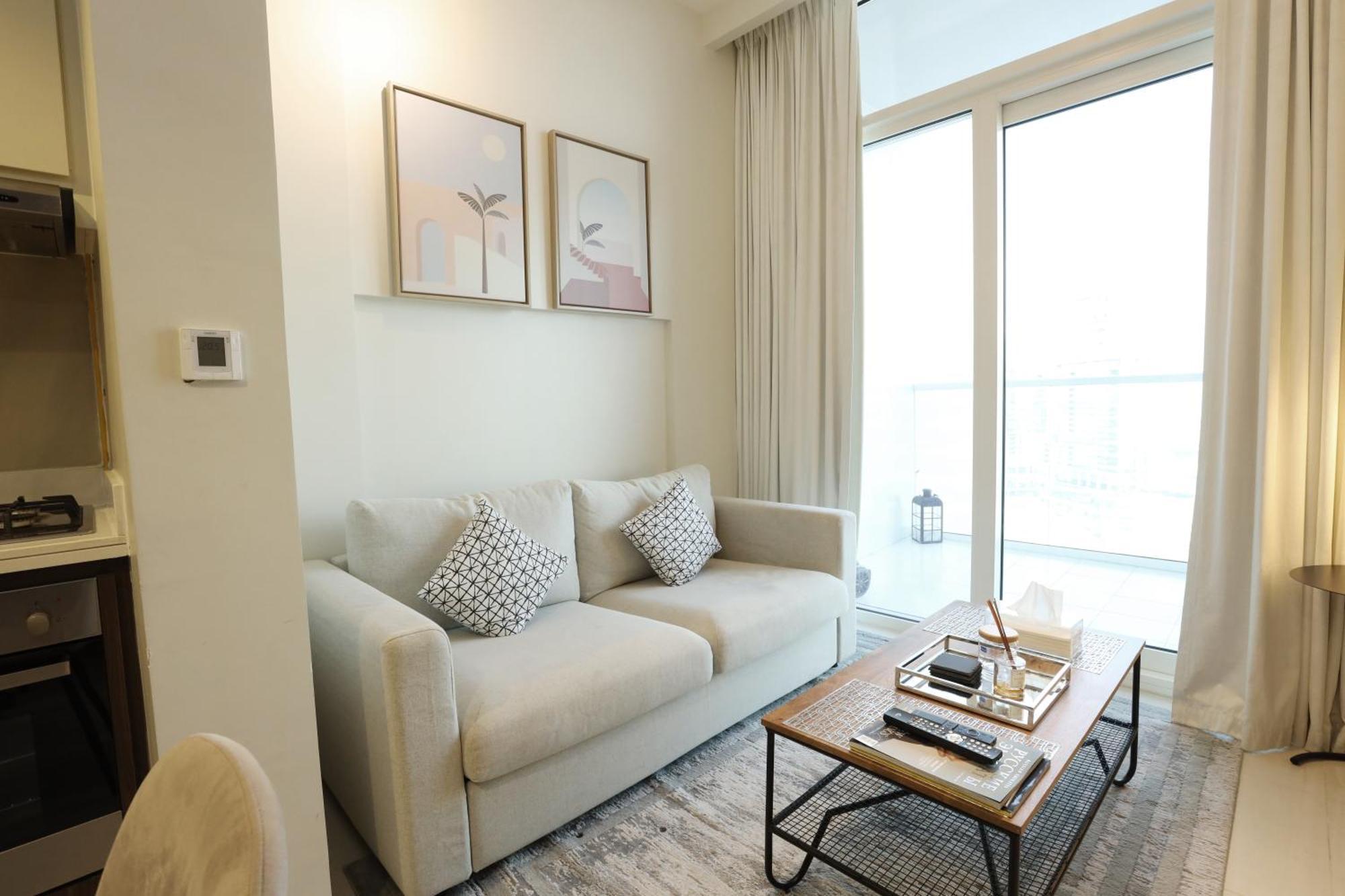 Brown Stone - & Canal View Reva Dubai