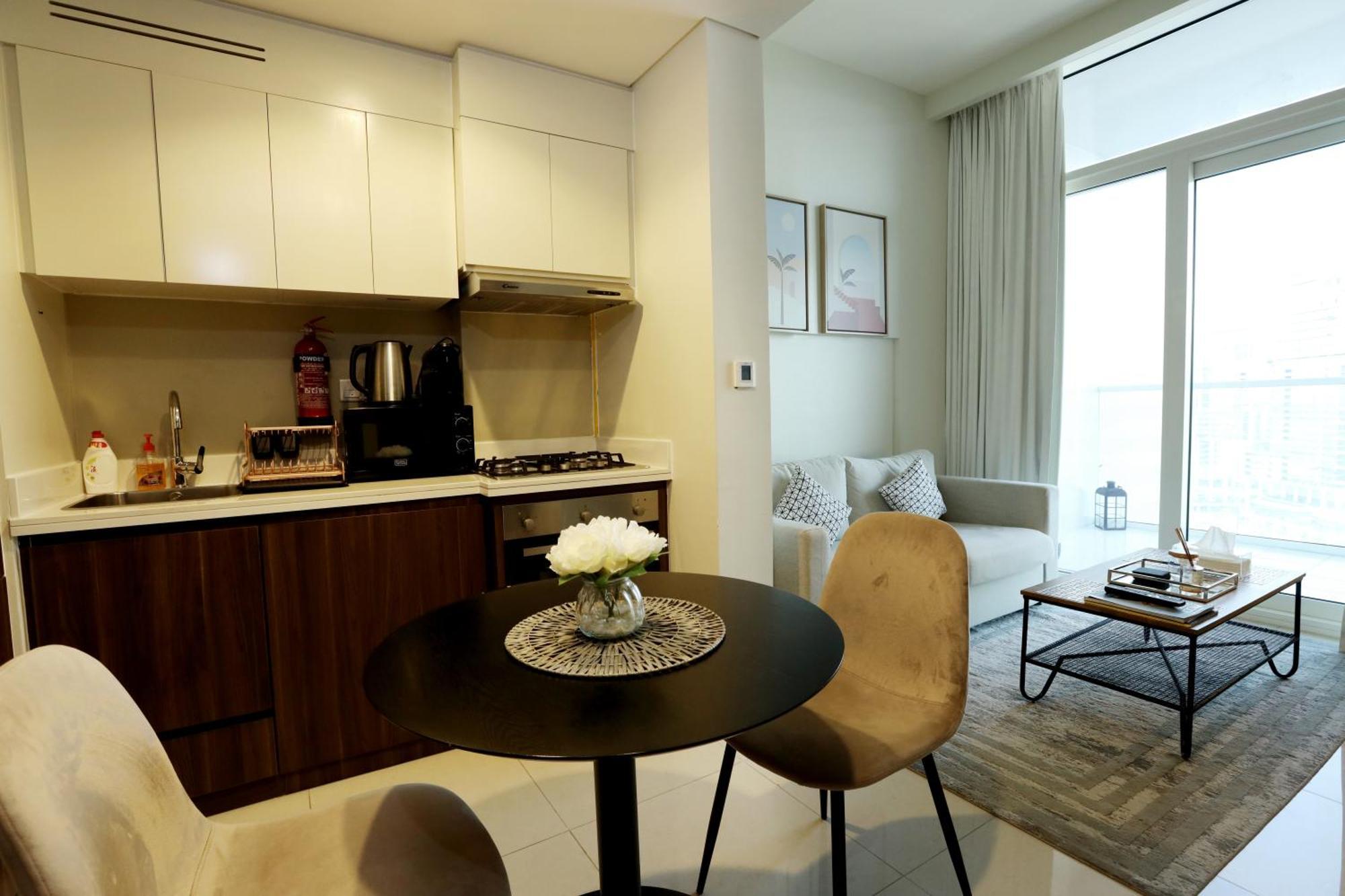 Brown Stone - & Canal View Reva Dubai
