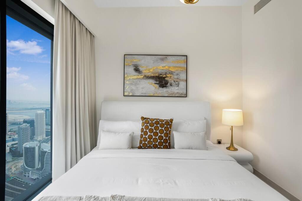 Exclusive 2 & 4 Bedroom Apt With Burj Khalifa - Fountain And City Views By Meerak * Dubai