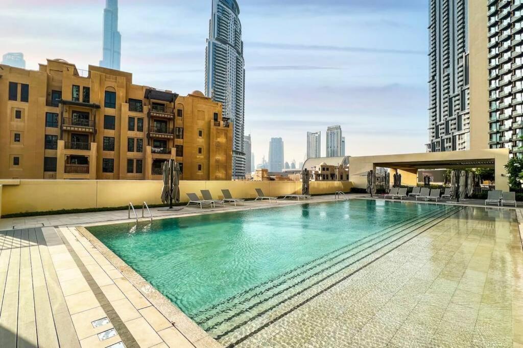 Exclusive 2 & 4 Bedroom Apt With Burj Khalifa - Fountain And City Views By Meerak *
