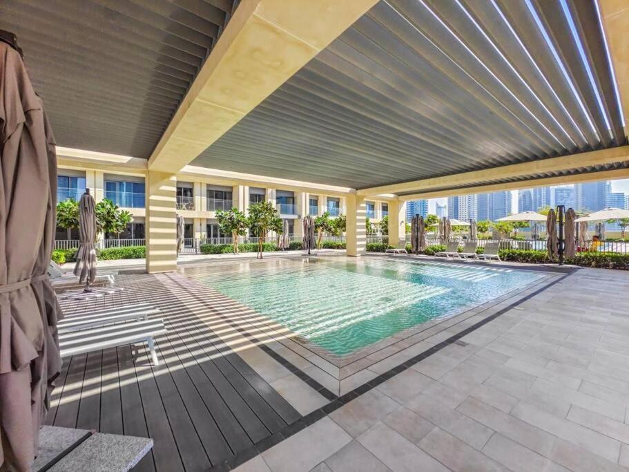 Apartment Exclusive 2 & 4 Bedroom Apt With Burj Khalifa - Fountain And City Views By Meerak