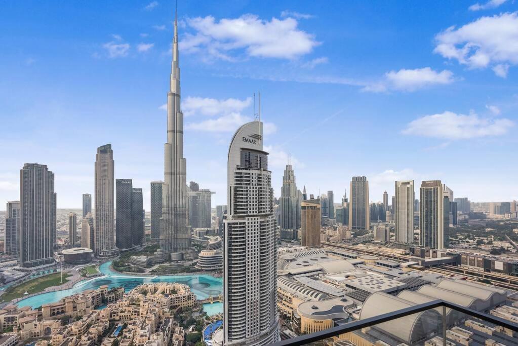 Exclusive 2 & 4 Bedroom Apt With Burj Khalifa - Fountain And City Views By Meerak * Dubai